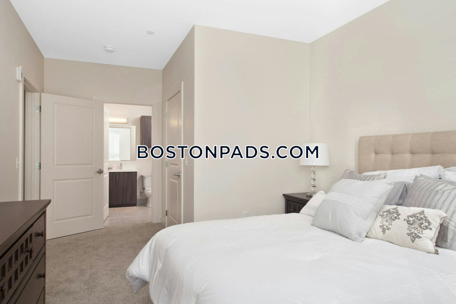 Point at 180 Photo 16