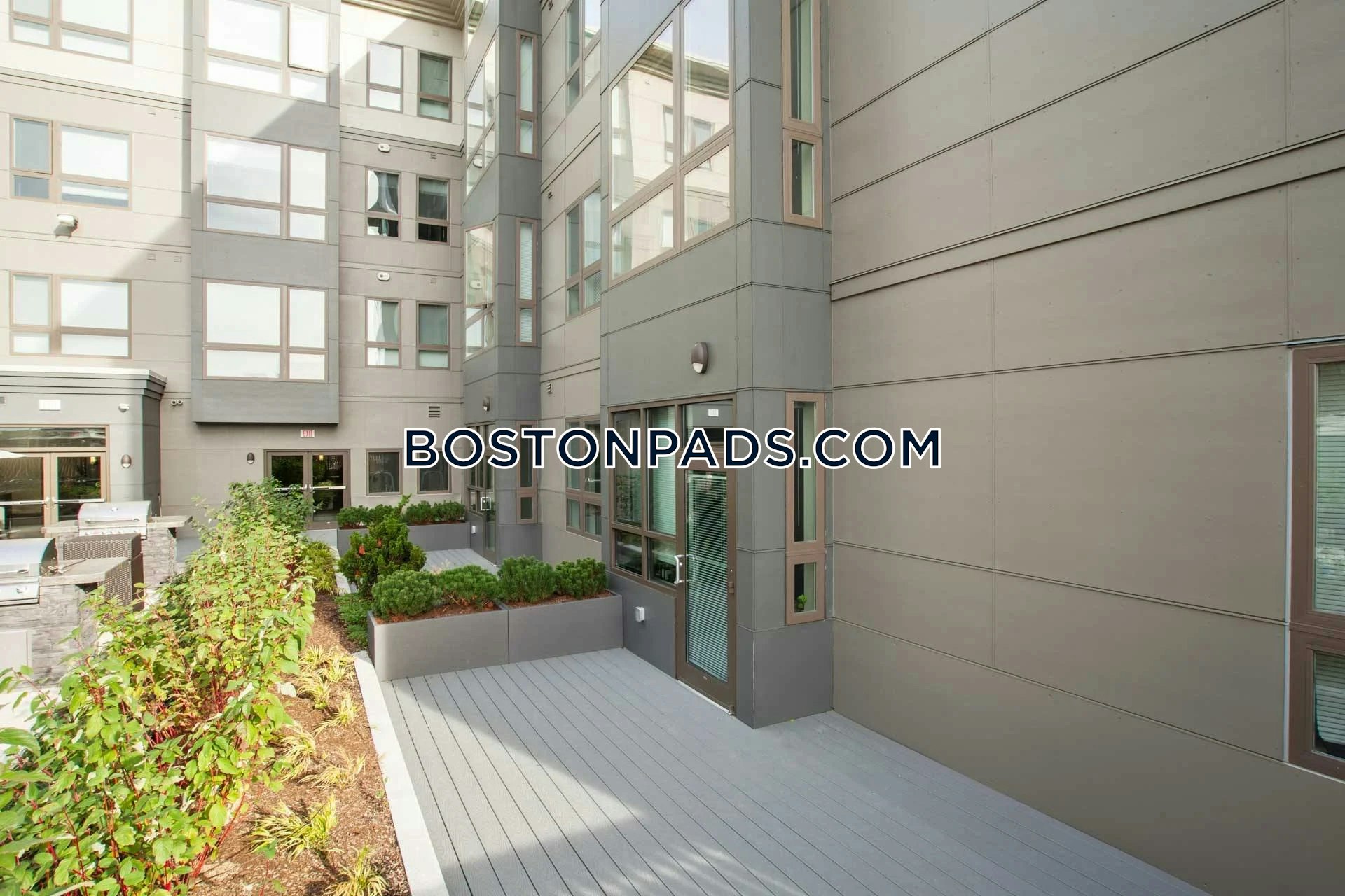 Point at 180 Photo 4