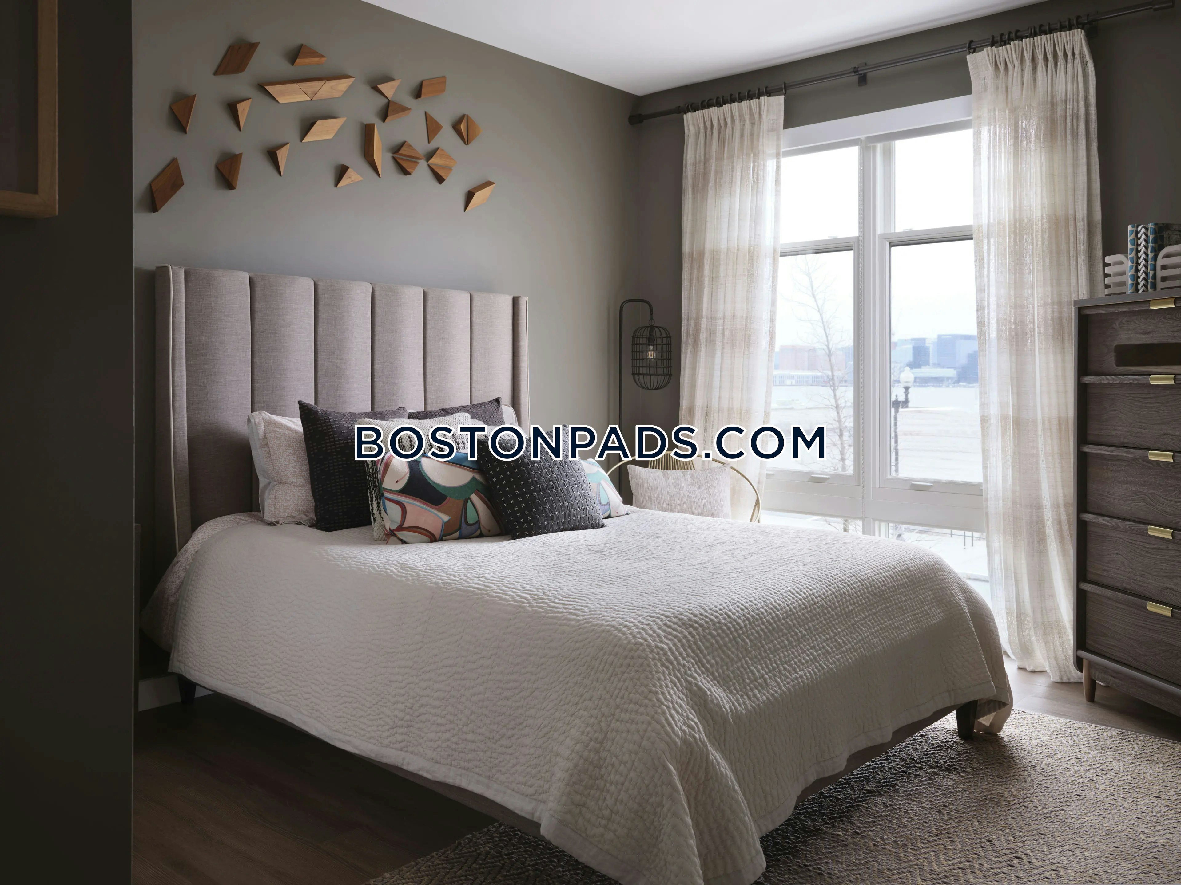 Portside at East Pier Photo 15