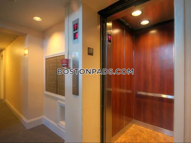 Princeton on Beacon St. Photo 25