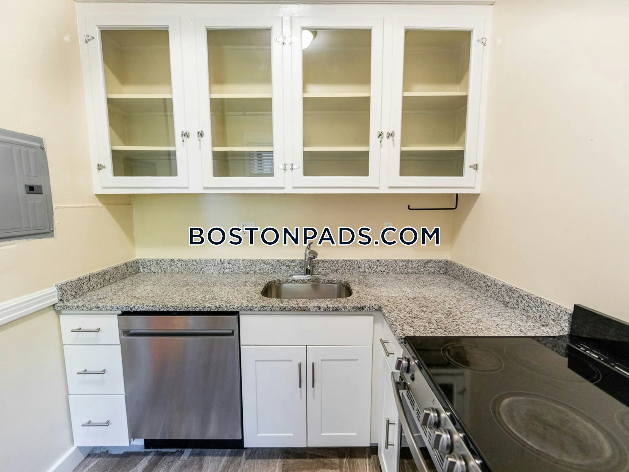 Princeton on Beacon St. Photo 39