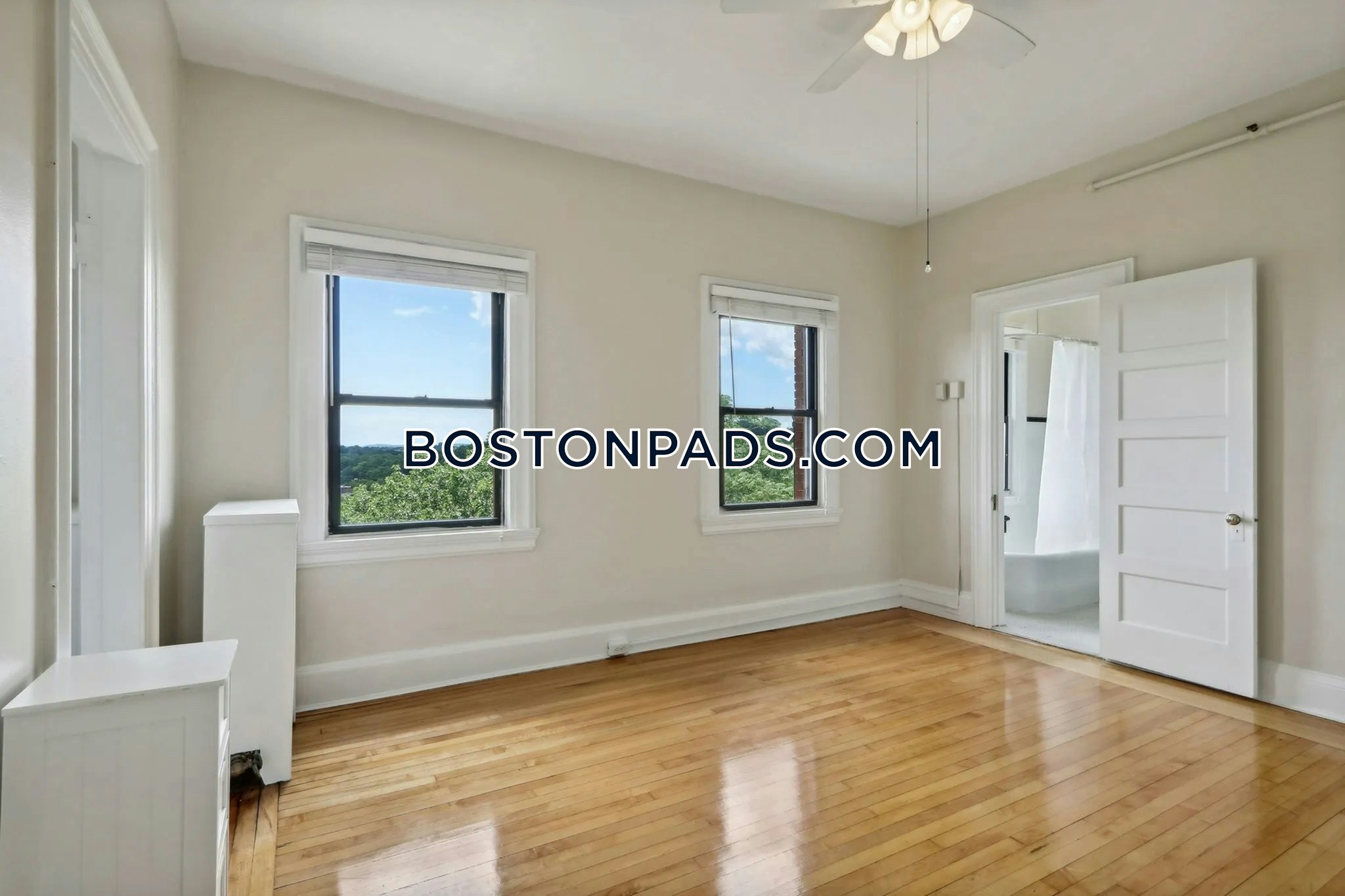 Princeton on Beacon St. Photo 49