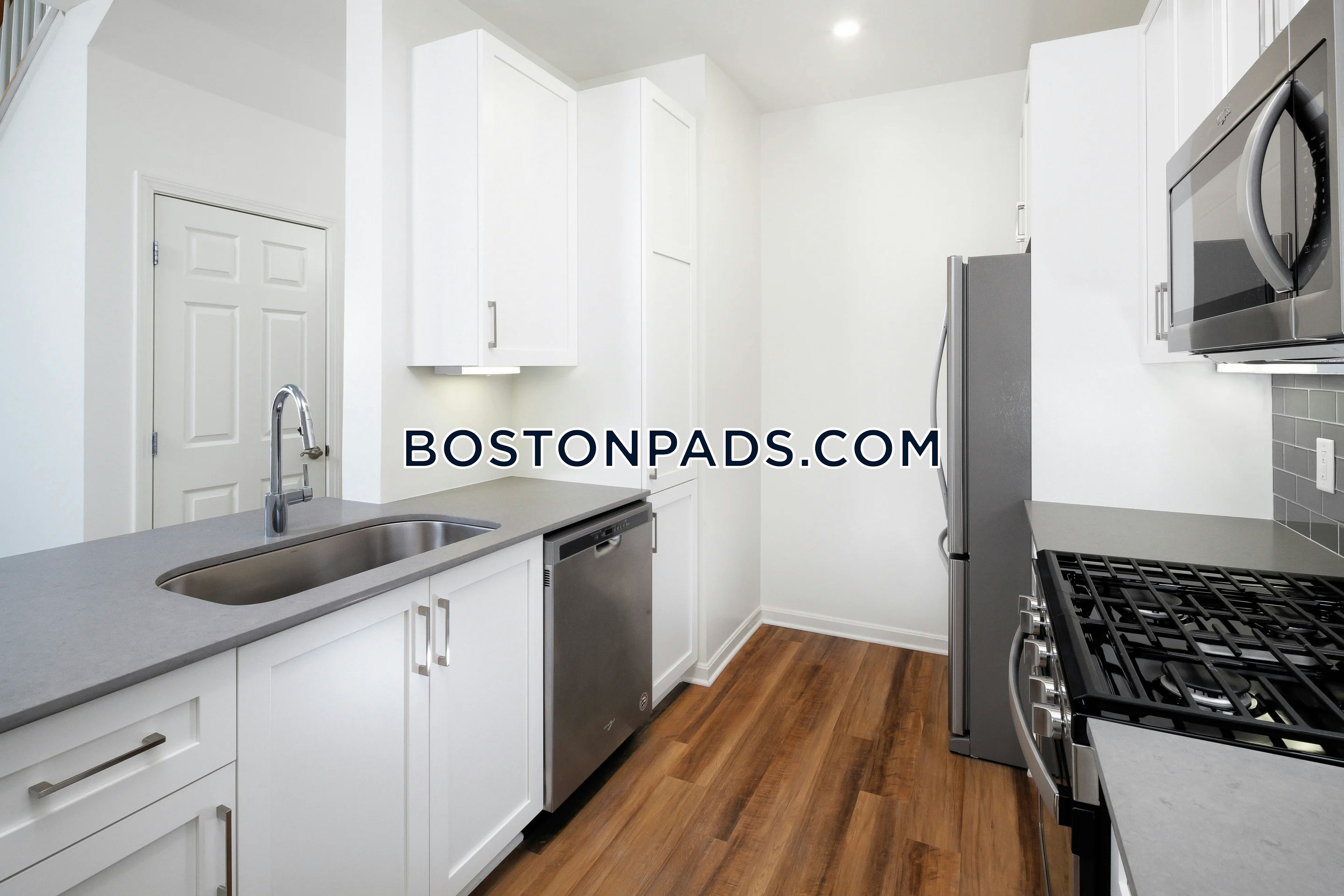 The Wren at Sharon Photo 19