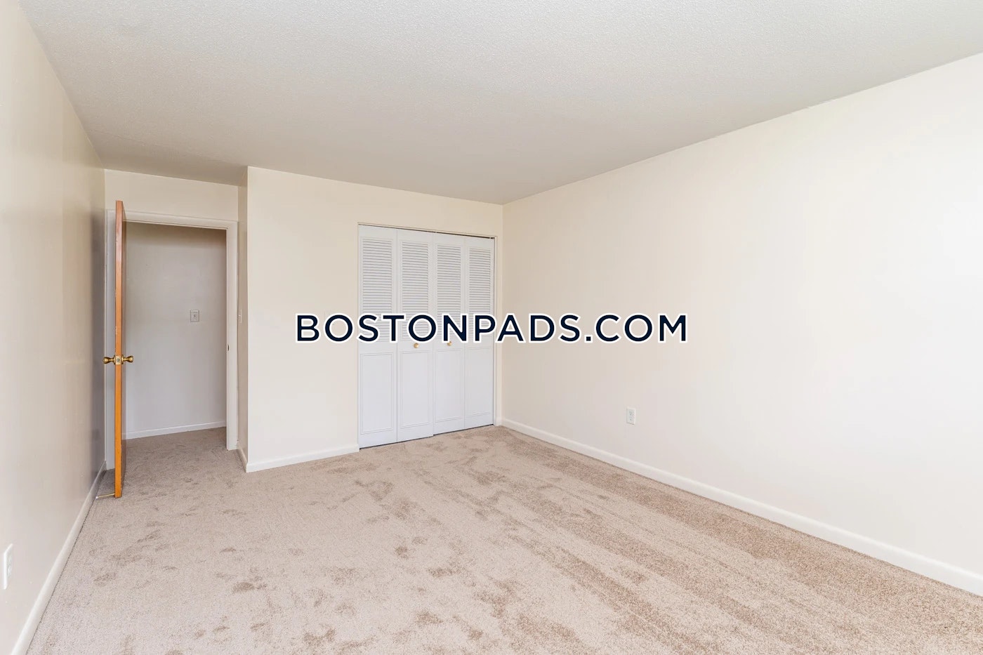 Towne Estates Photo 29