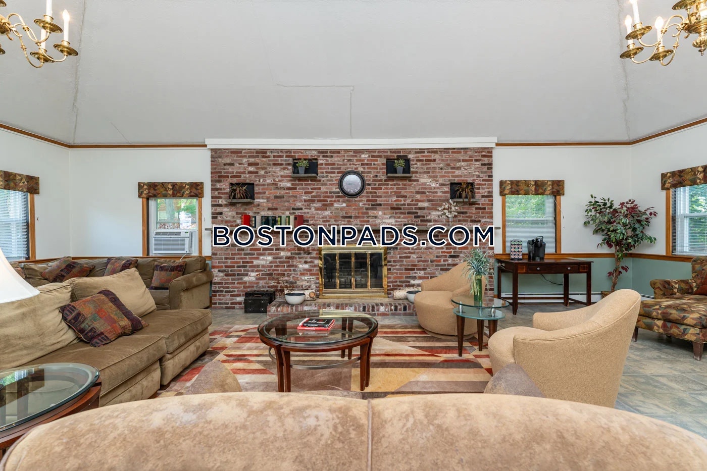 Towne Estates Photo 23