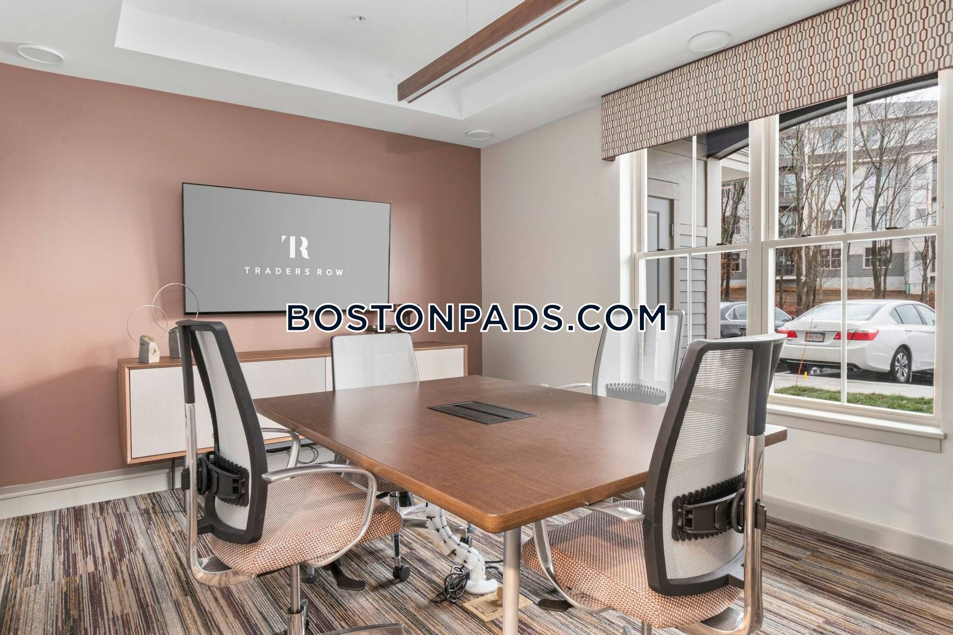 Traders Row Photo 23