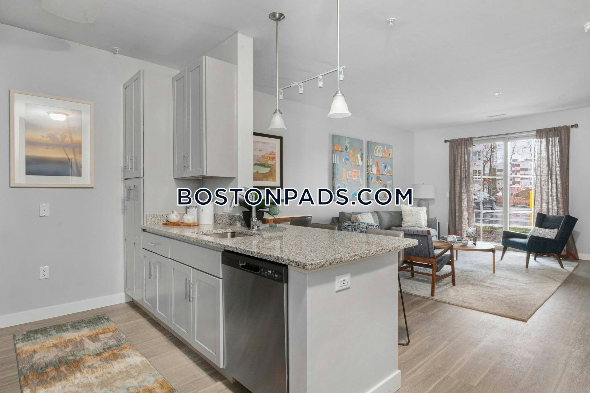 Traders Row Photo 30