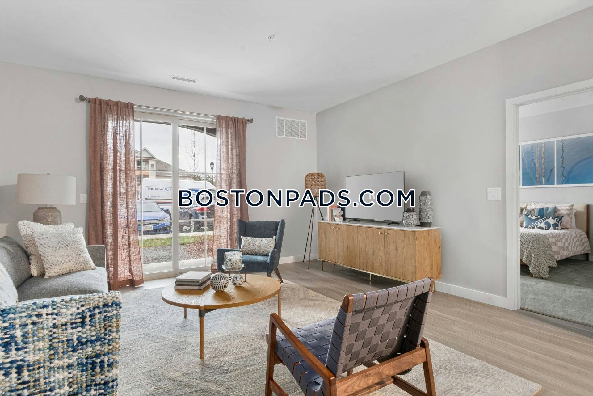 Traders Row Photo 22