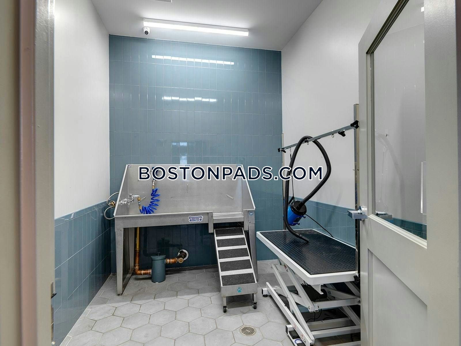 Traders Row Photo 17