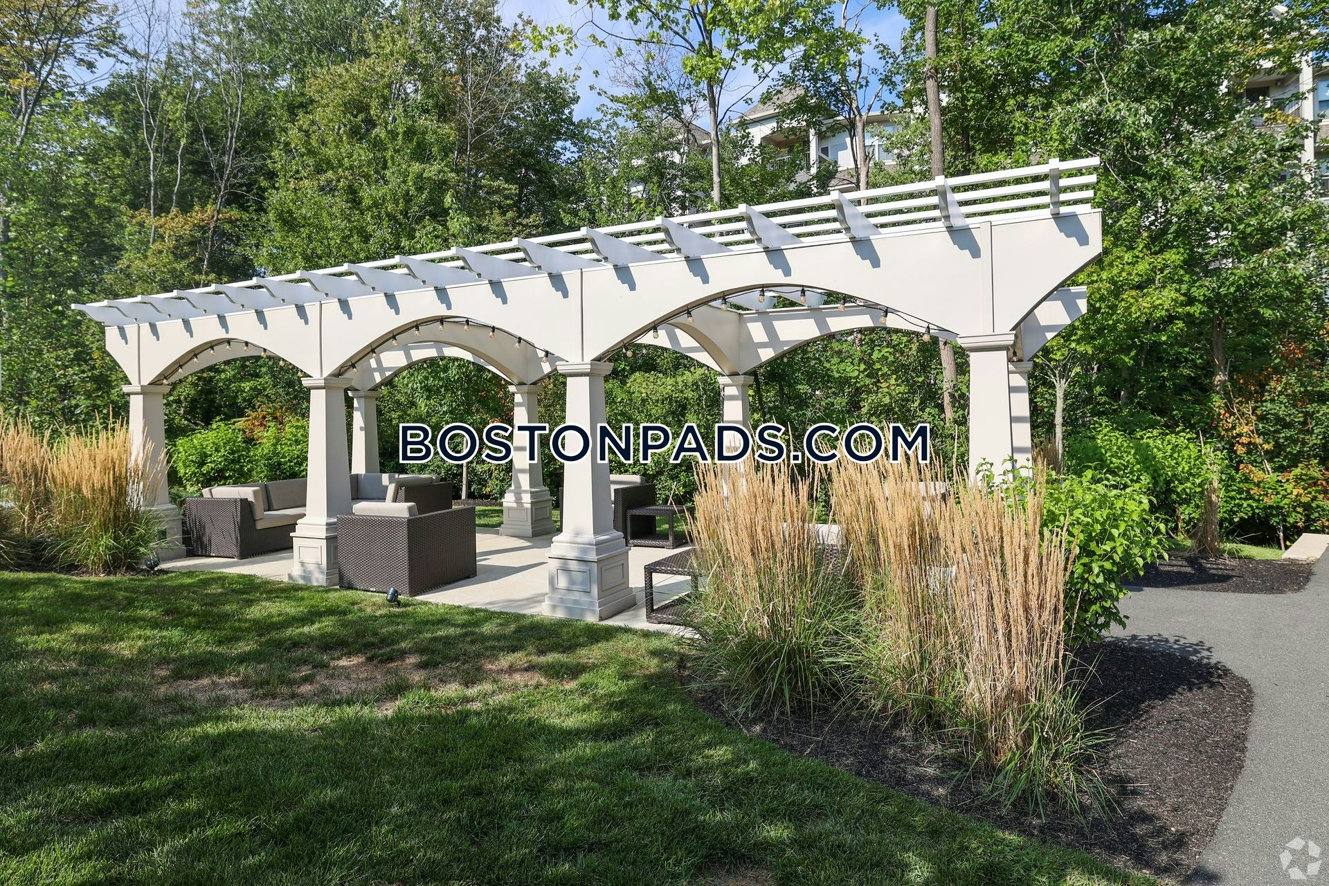 Traders Row Photo 38