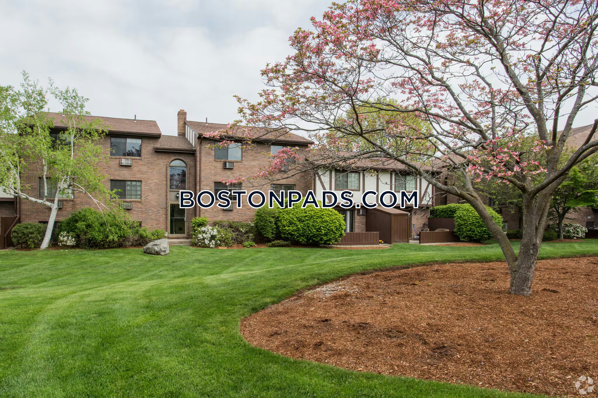 Tudor Glen Village Photo 20