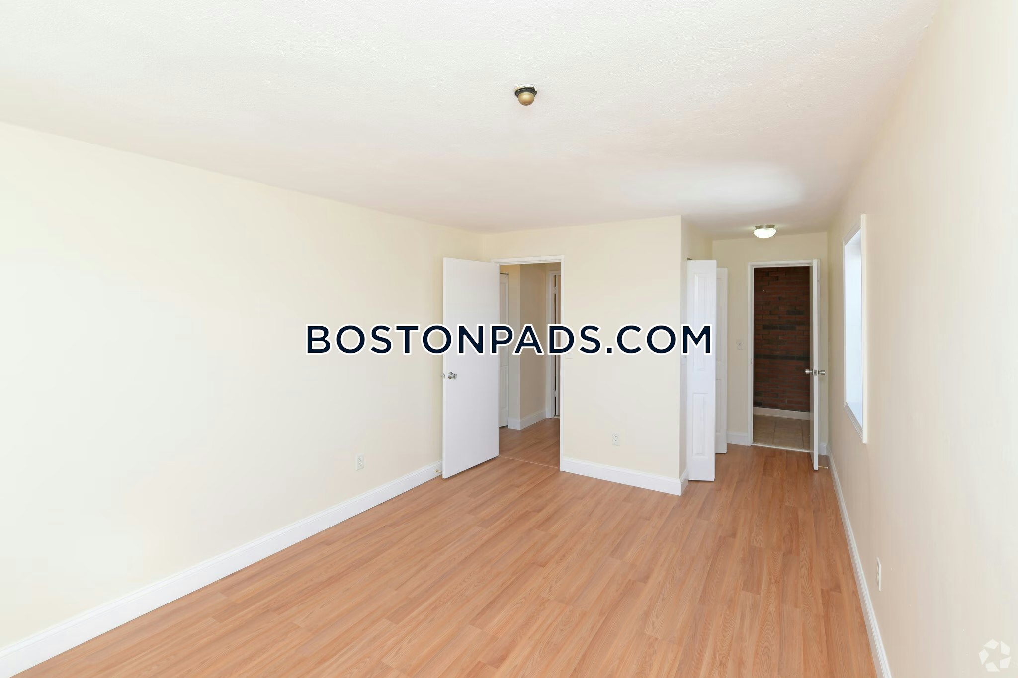 Weymouth Place Photo 57