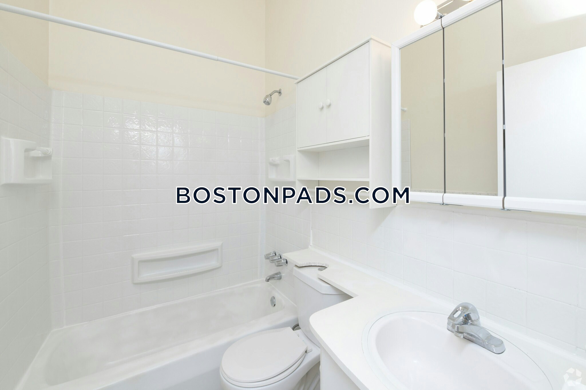 Weymouth Place Photo 45