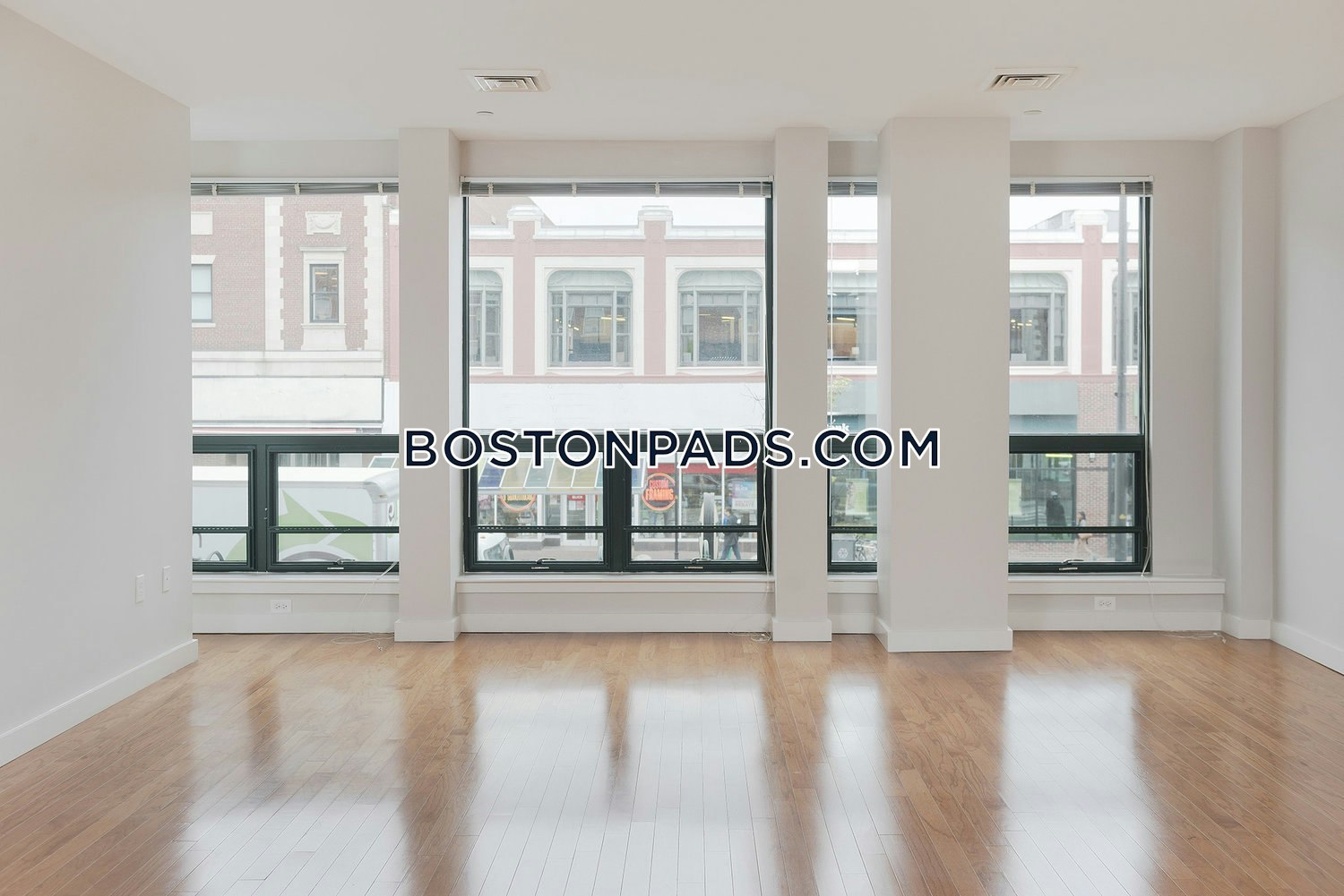 The Holmes Building Photo 40