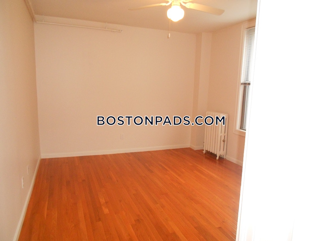 Burbank Apartments Photo 65