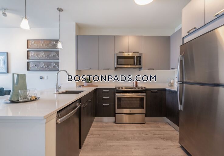 West of Chestnut Photo 13