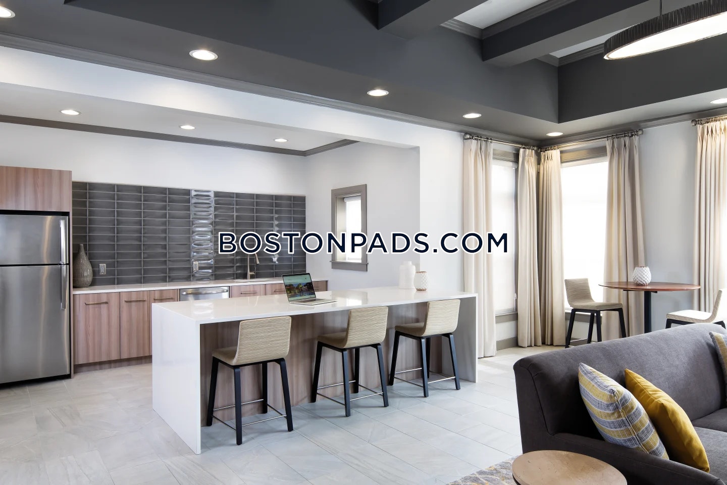 The Wren at Sharon Photo 5