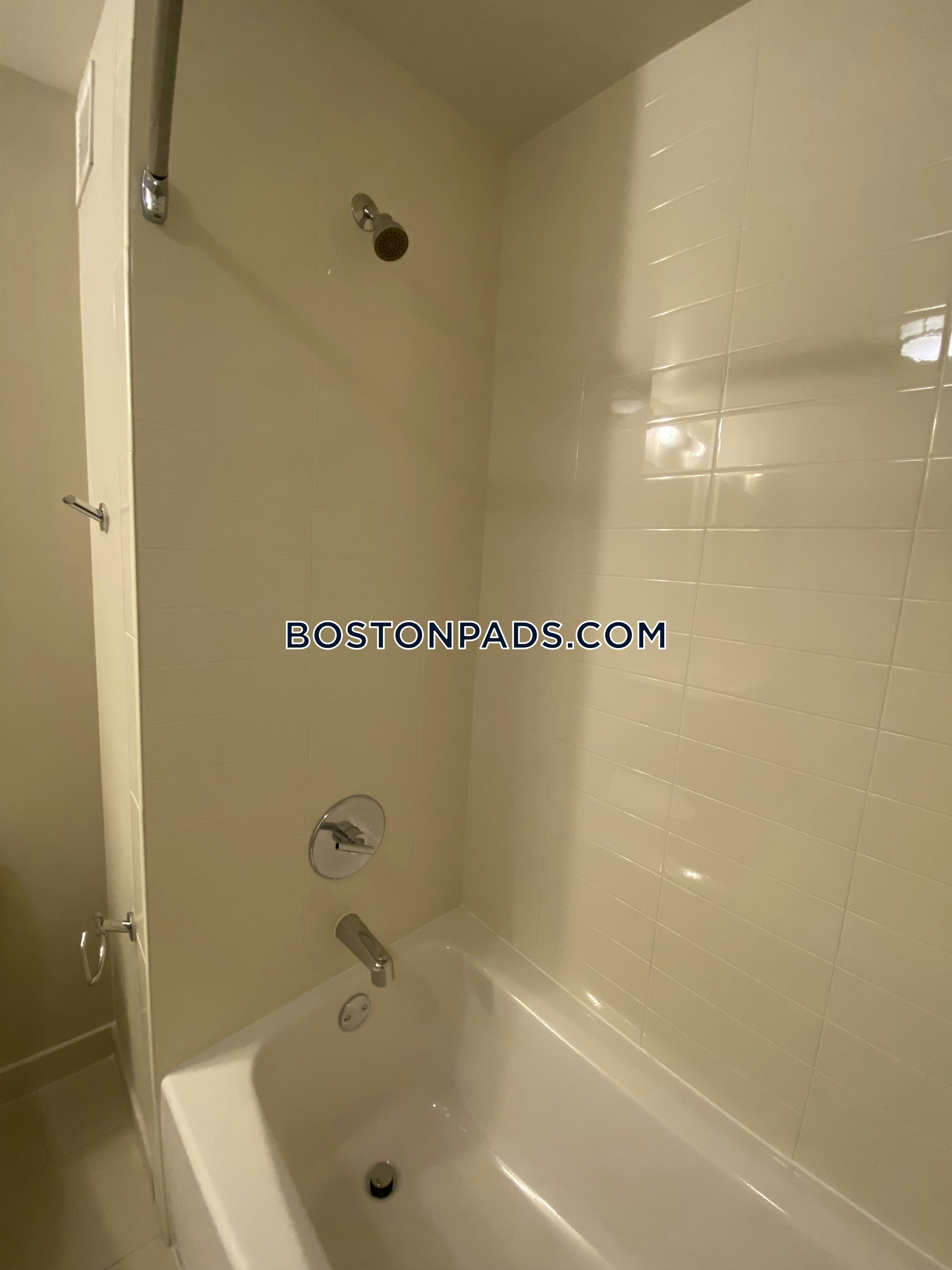 The Kensington Photo 34