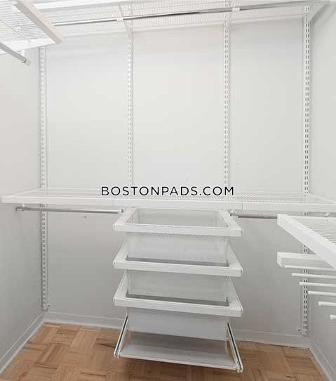 Avalon at Prudential Center Photo 14