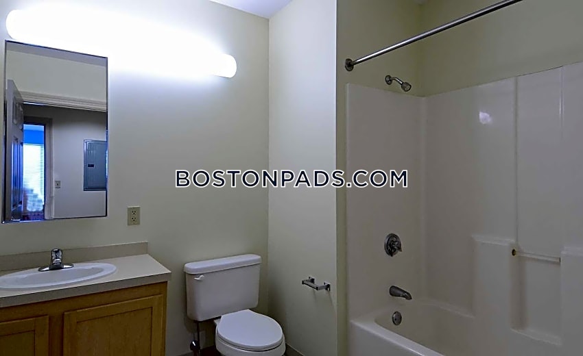 Munroe Place Photo 9