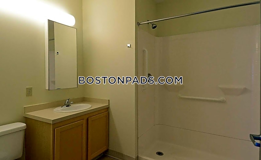 Munroe Place Photo 18