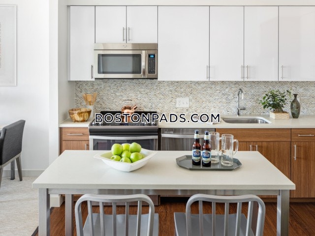 The Merc at Moody and Main Photo 12