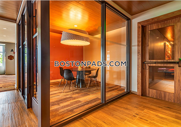 Portside at East Pier Photo 8