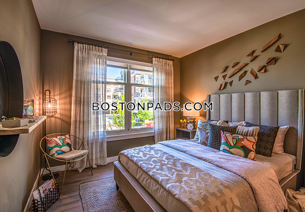 Portside at East Pier Photo 6