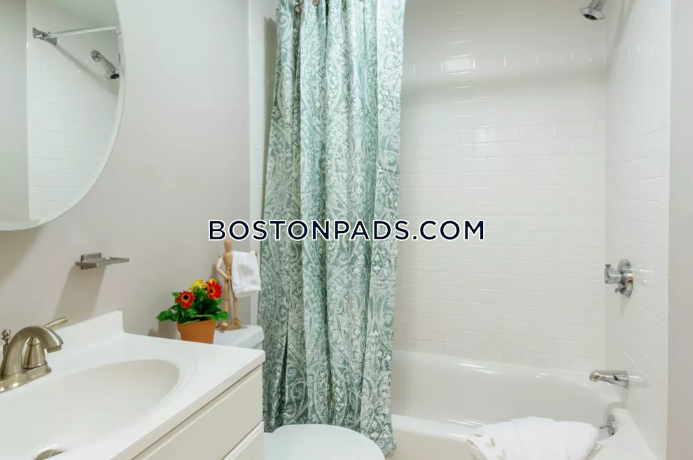 Burbank Apartments Photo 61