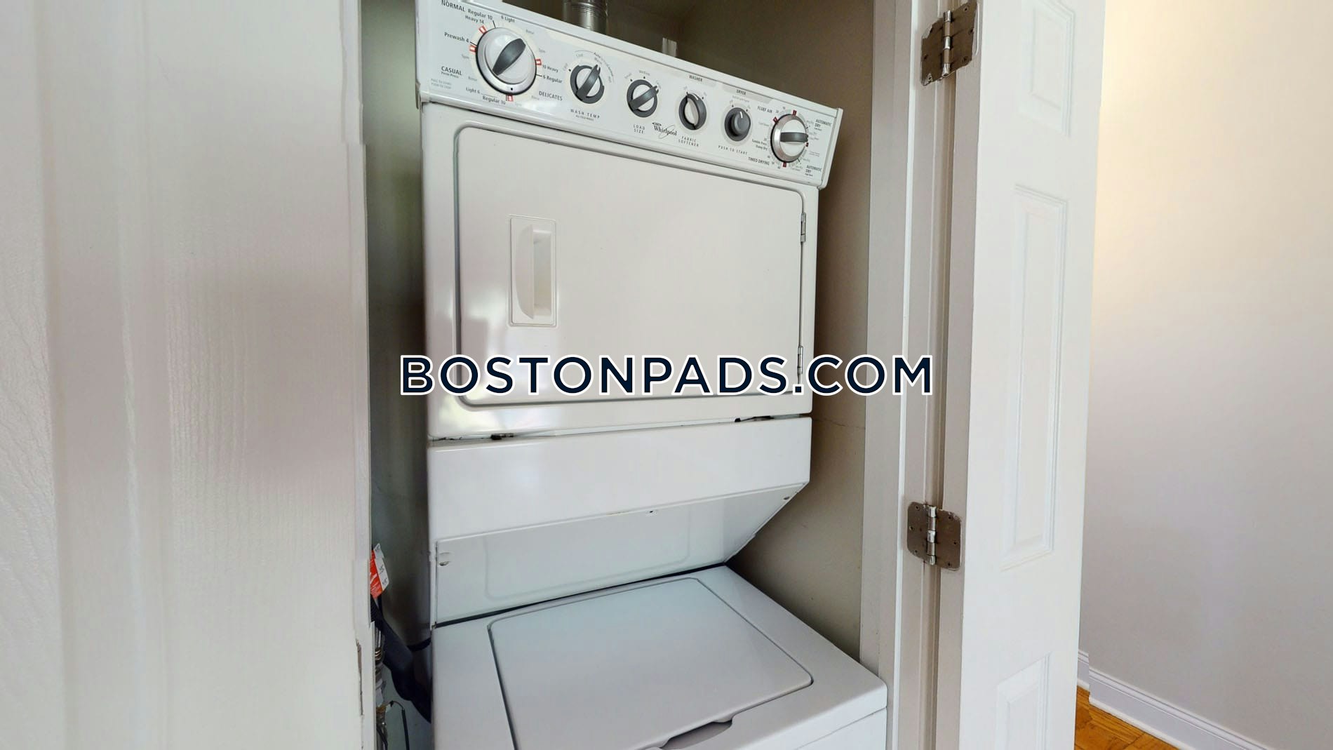 The Commons at Windsor Gardens Photo 63