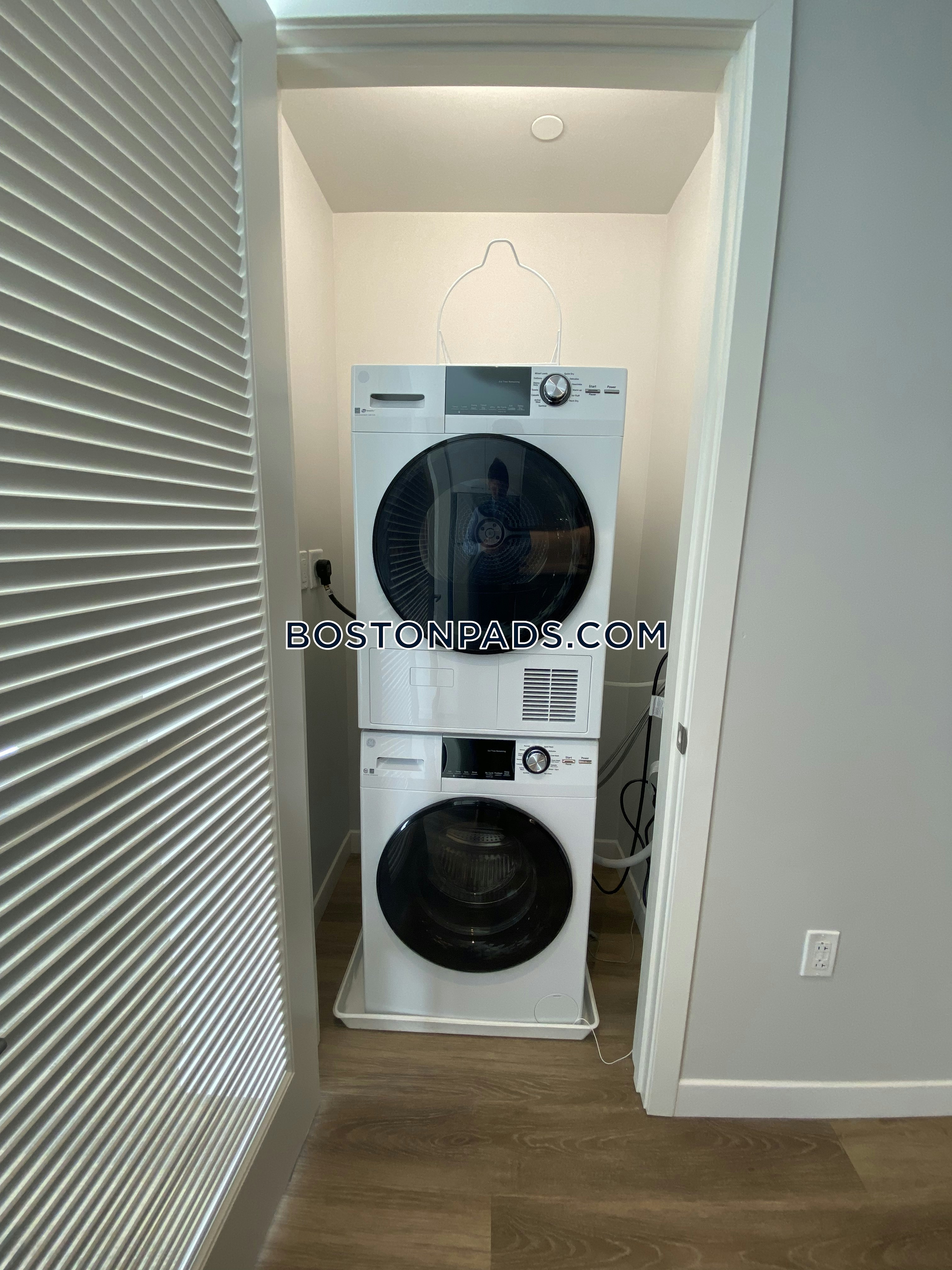 Prism Apartments Photo 29