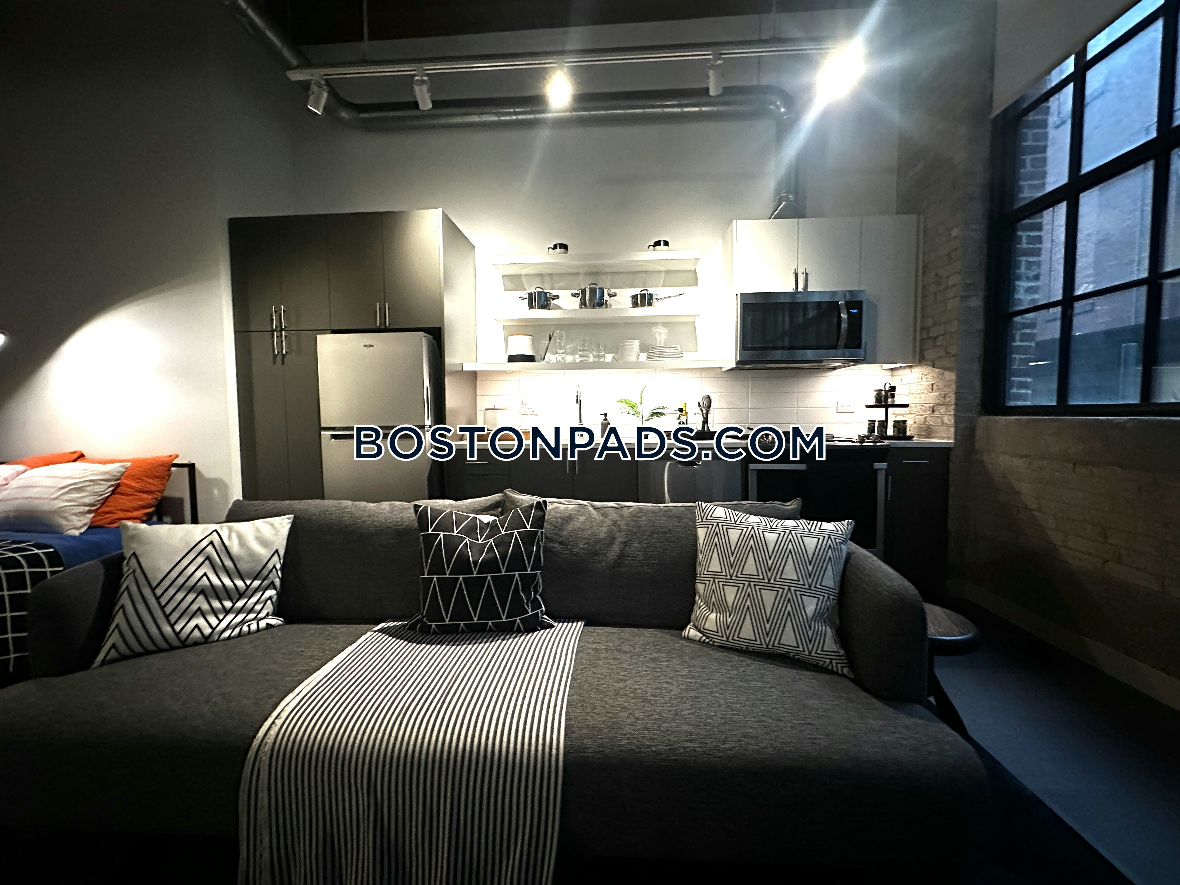 The Graphic Photo 25