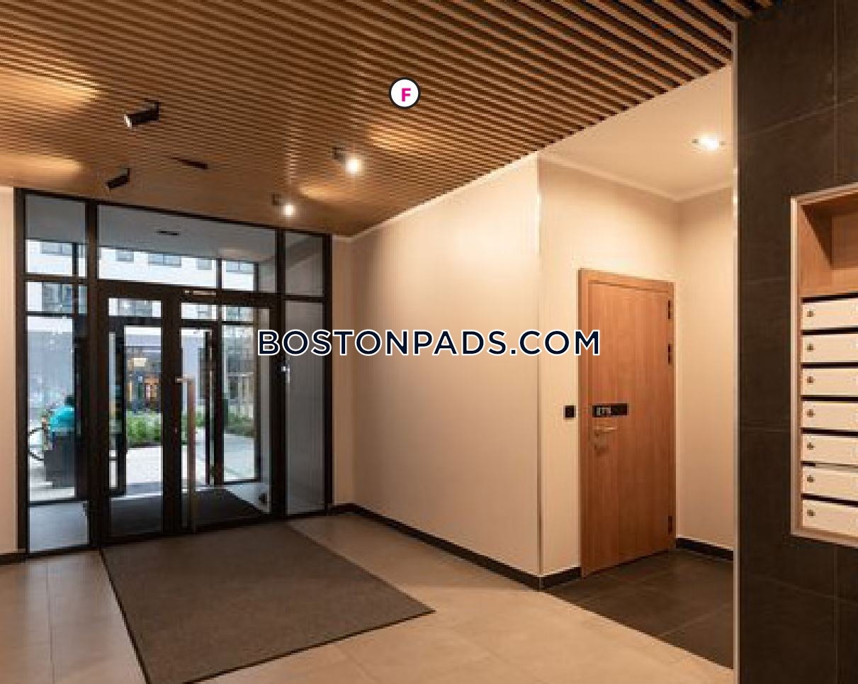 1035 Commonwealth Ave. Photo 15