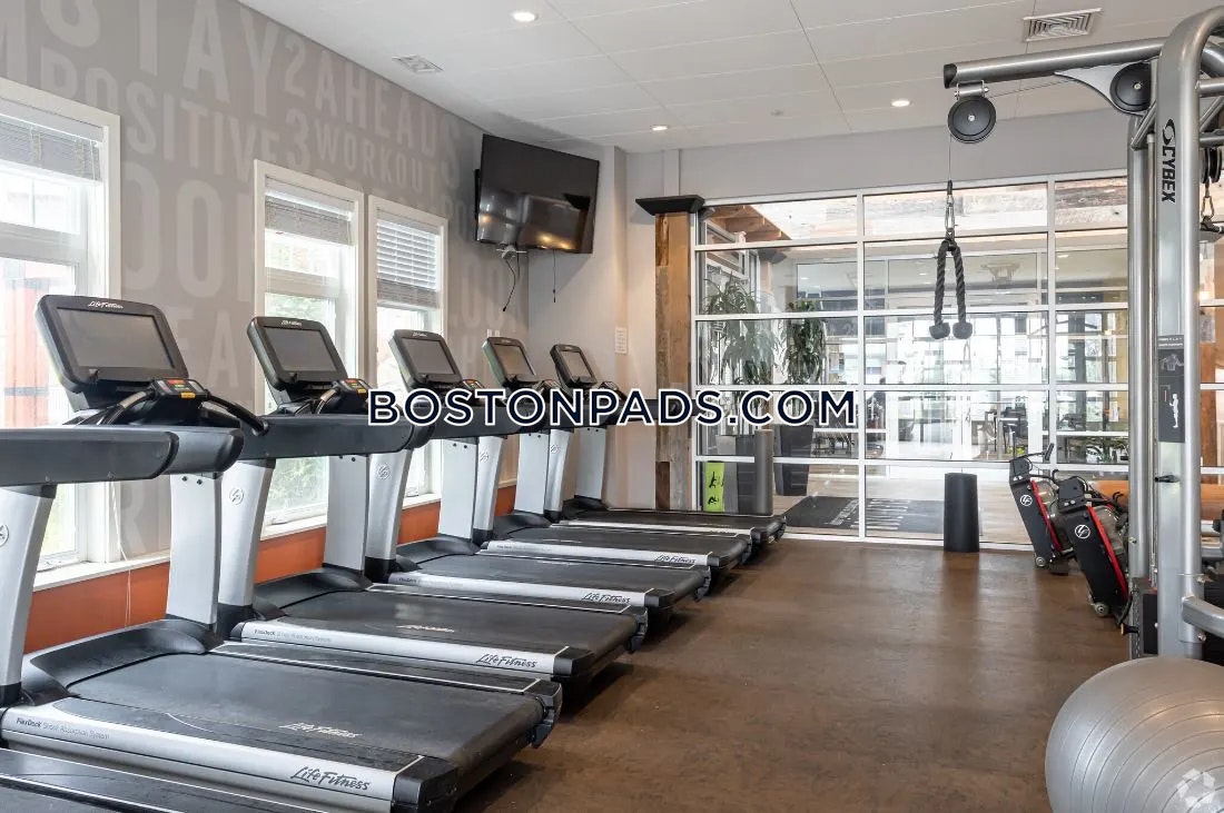 Elevation Apartments at Crown Colony Photo 18