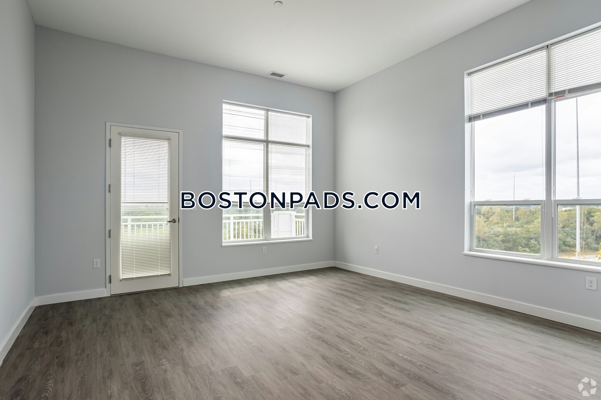 Elevation Apartments at Crown Colony Photo 64