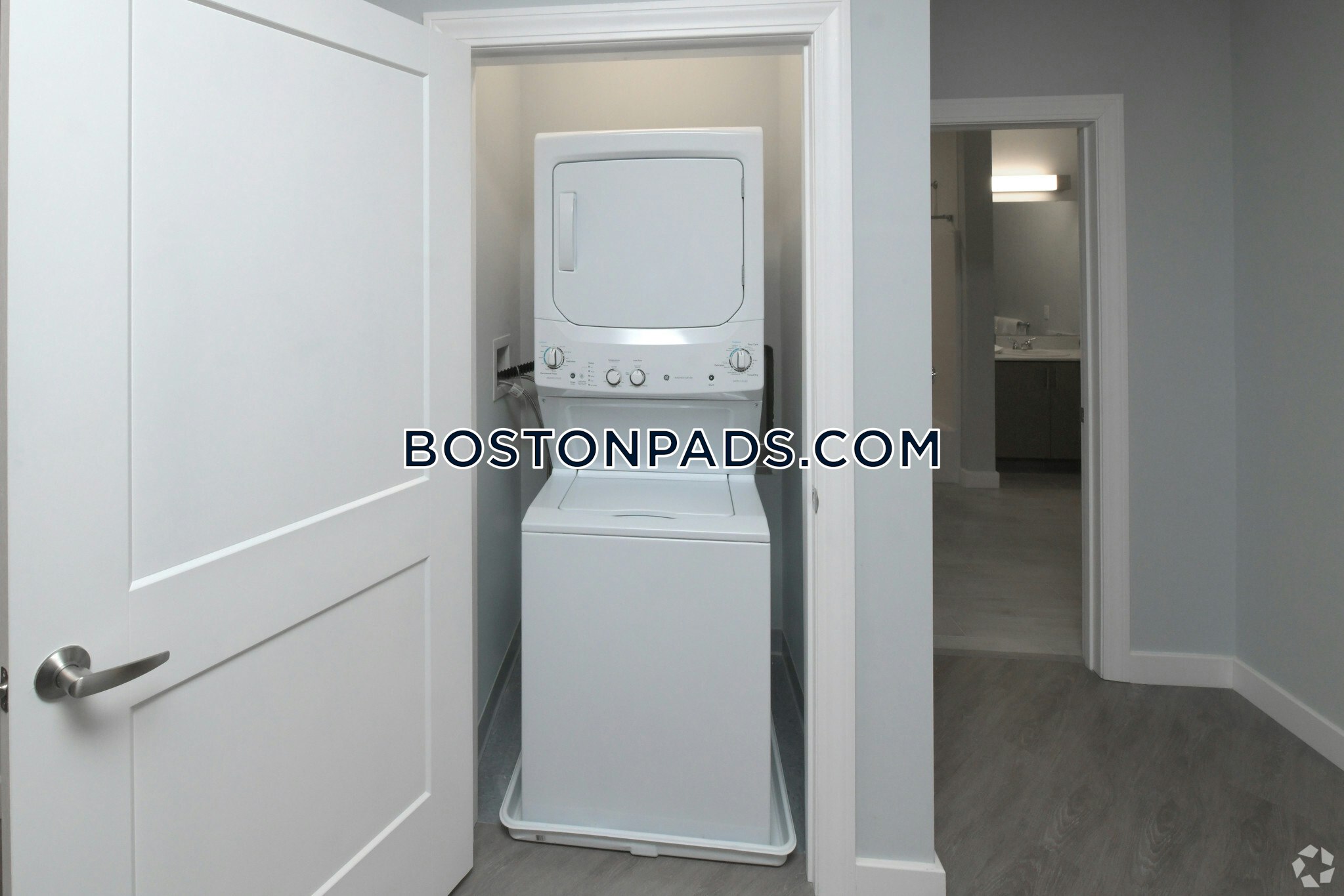 Elevation Apartments at Crown Colony Photo 72