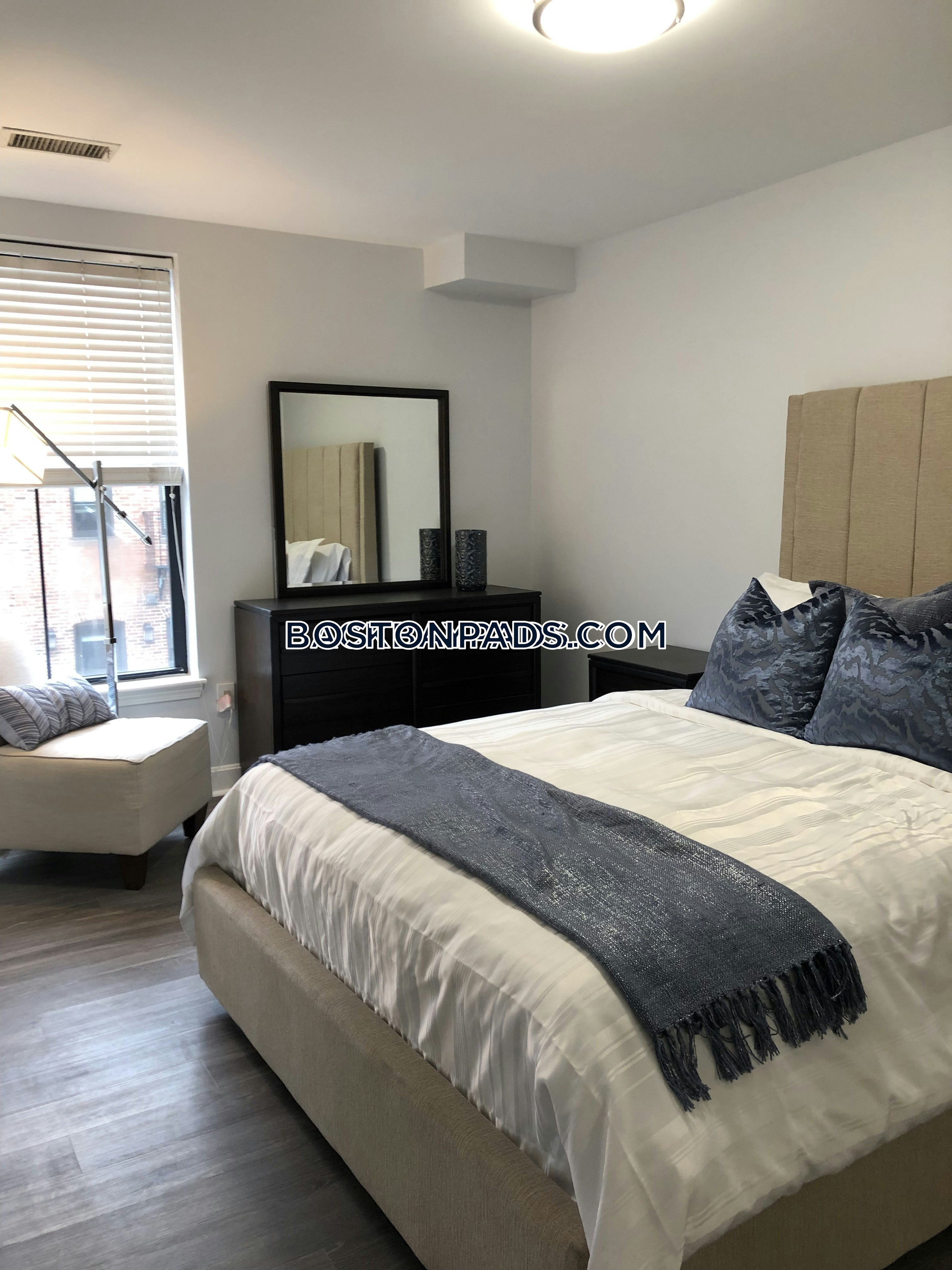 Garrison Square Photo 21