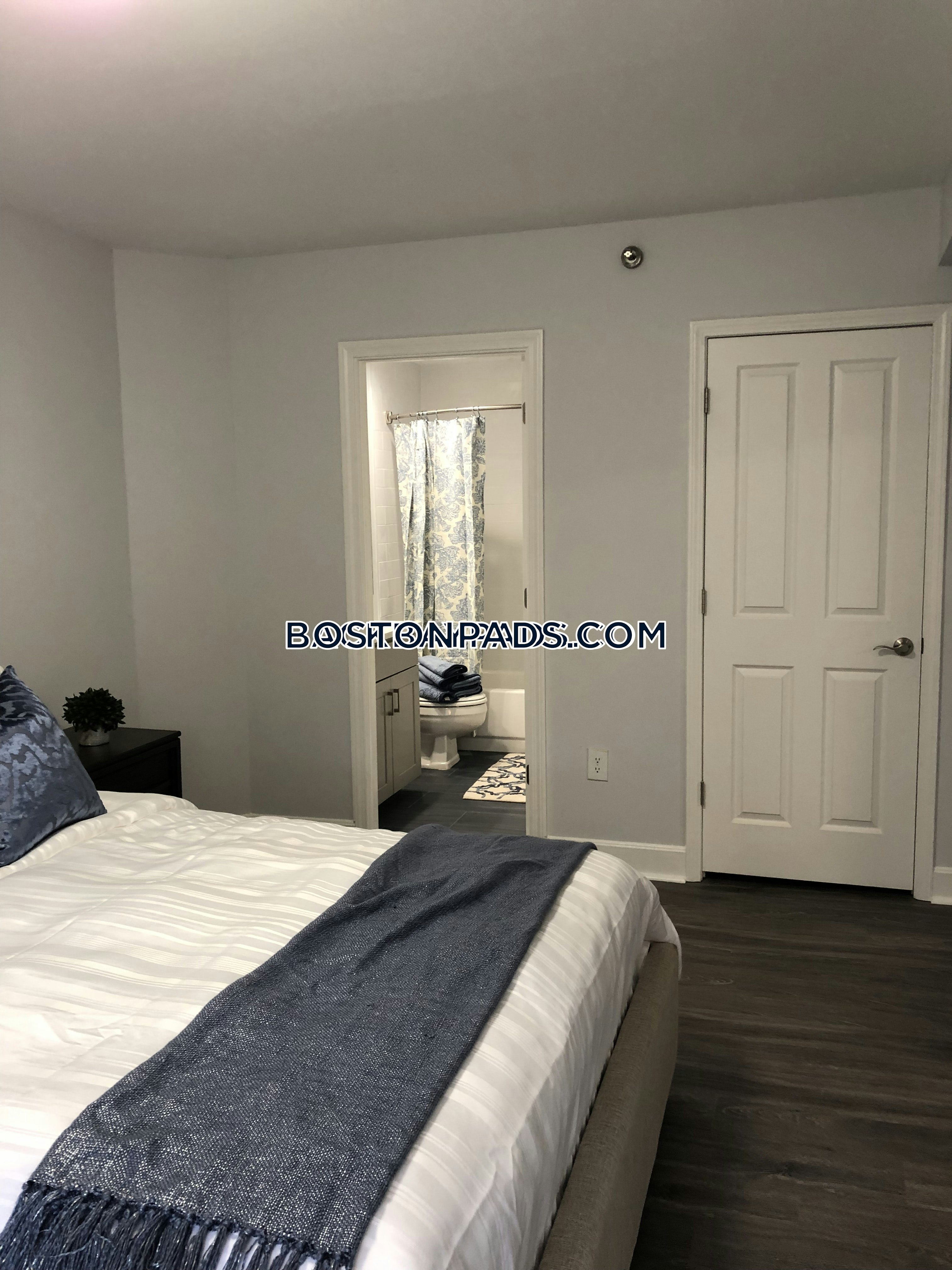 Garrison Square Photo 22