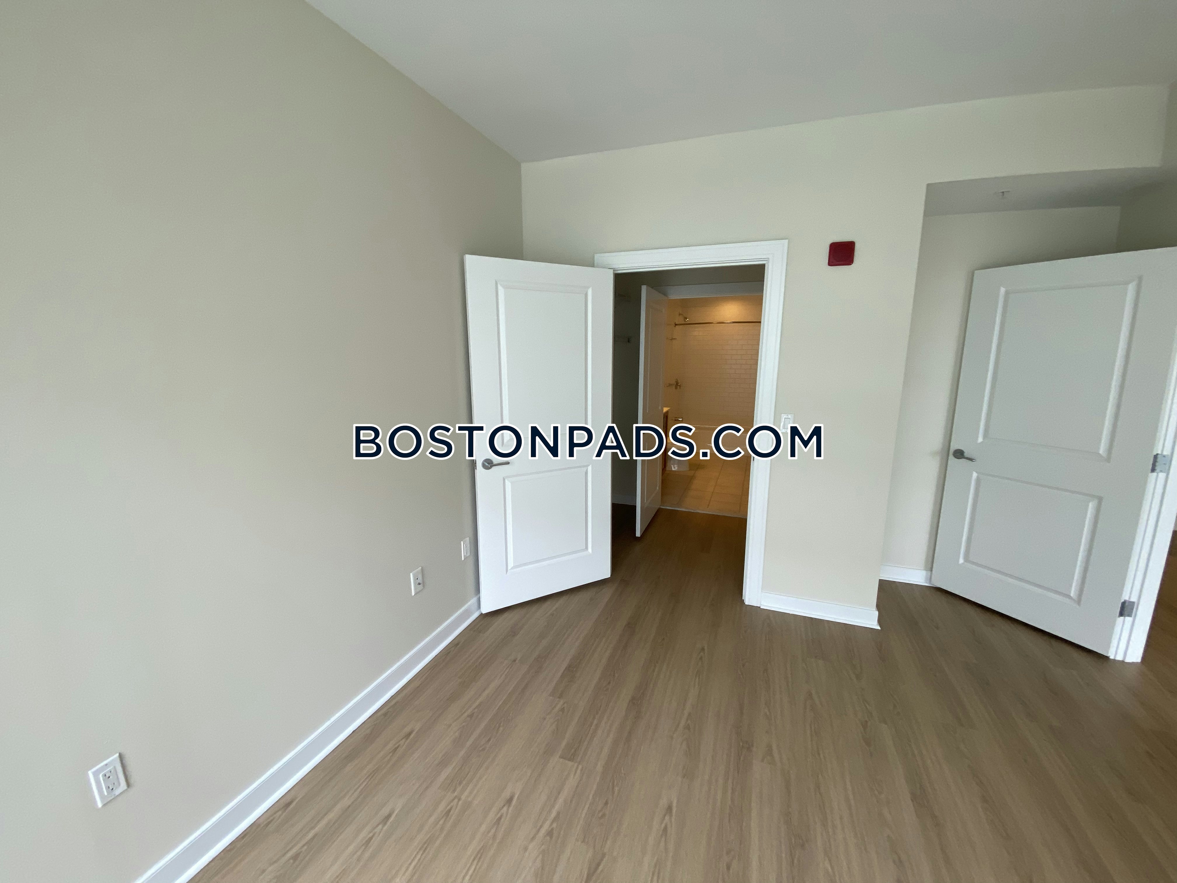 Emerson Place Apartments Photo 40