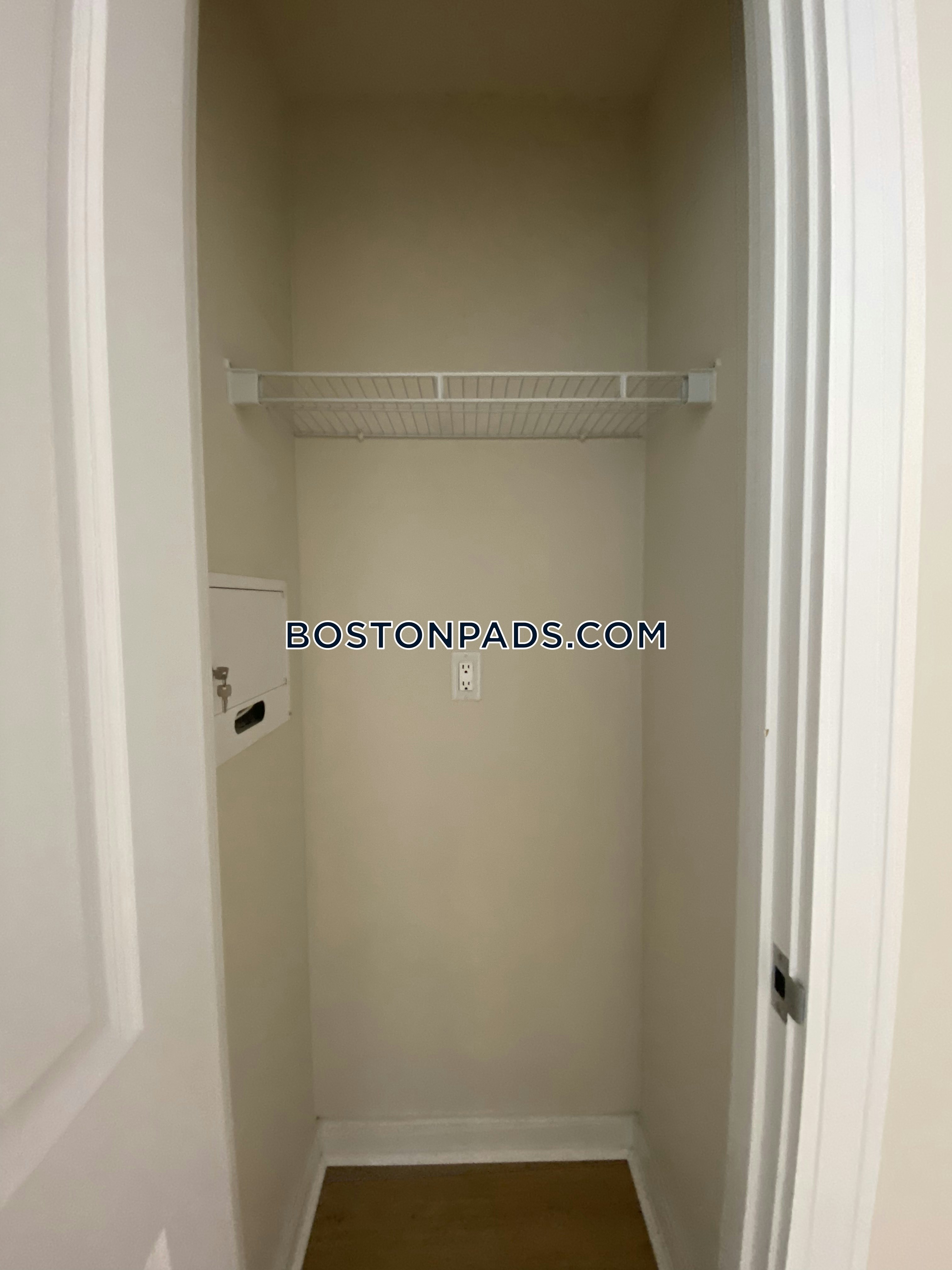 Emerson Place Apartments Photo 28