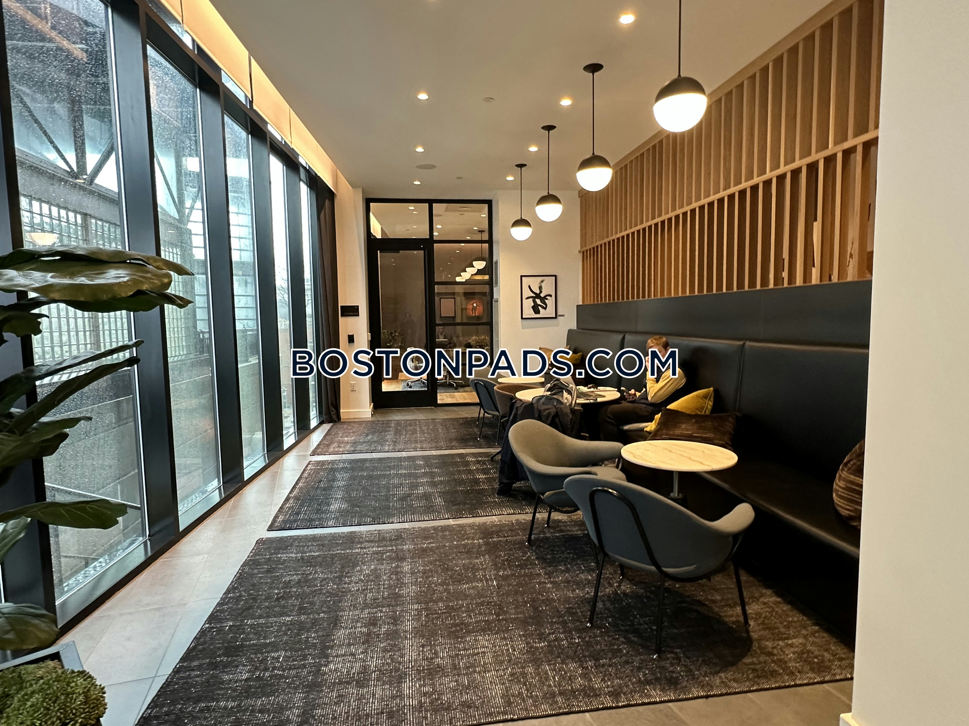 Gables Seaport Photo 6