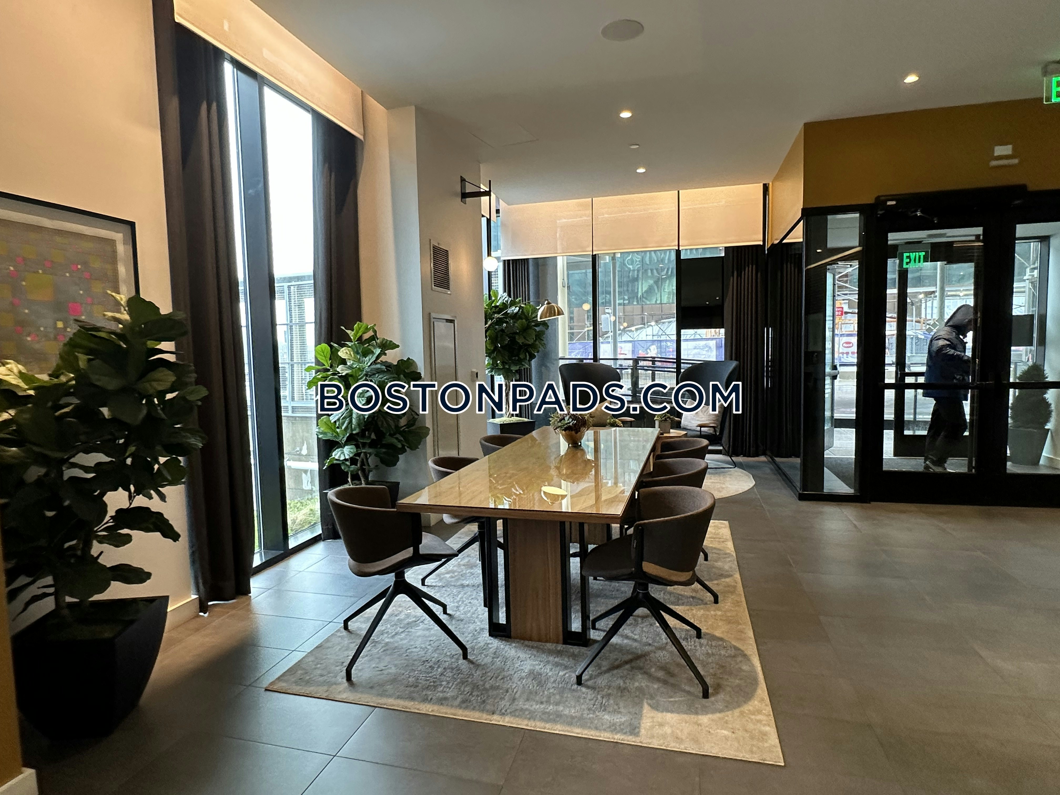 Gables Seaport Photo 16