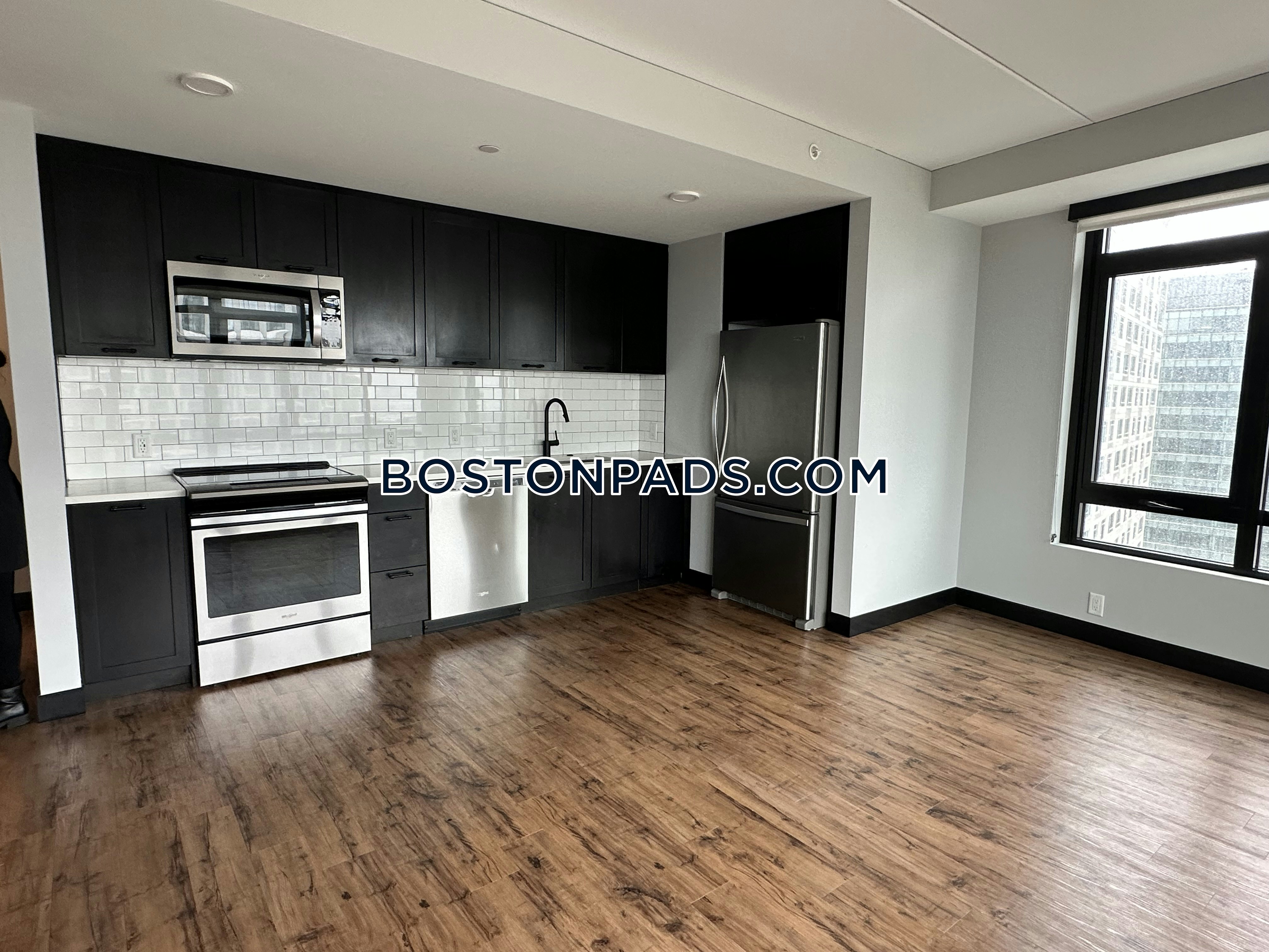 Gables Seaport Photo 30