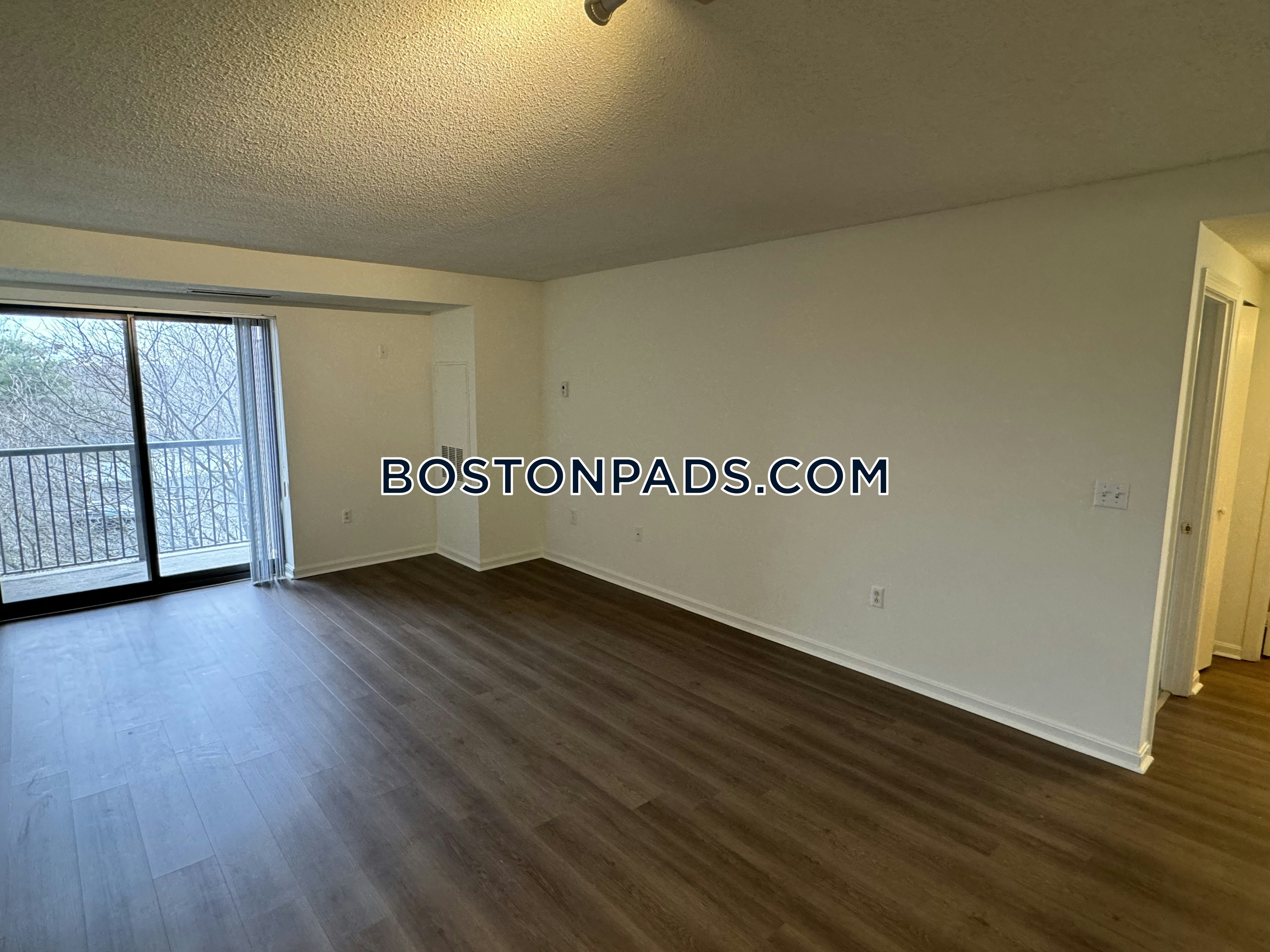 Eaves Quincy Photo 6