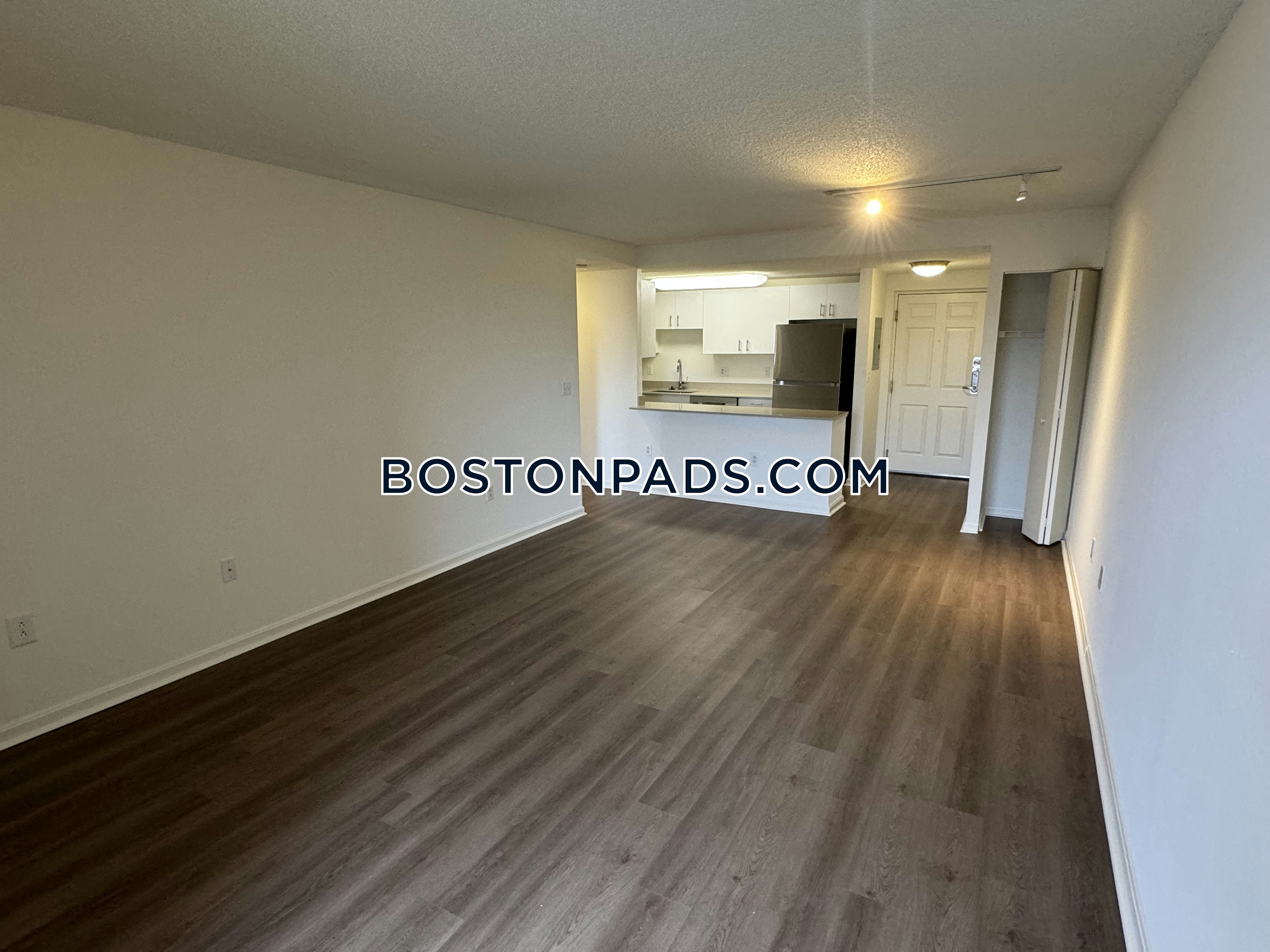 Eaves Quincy Photo 10