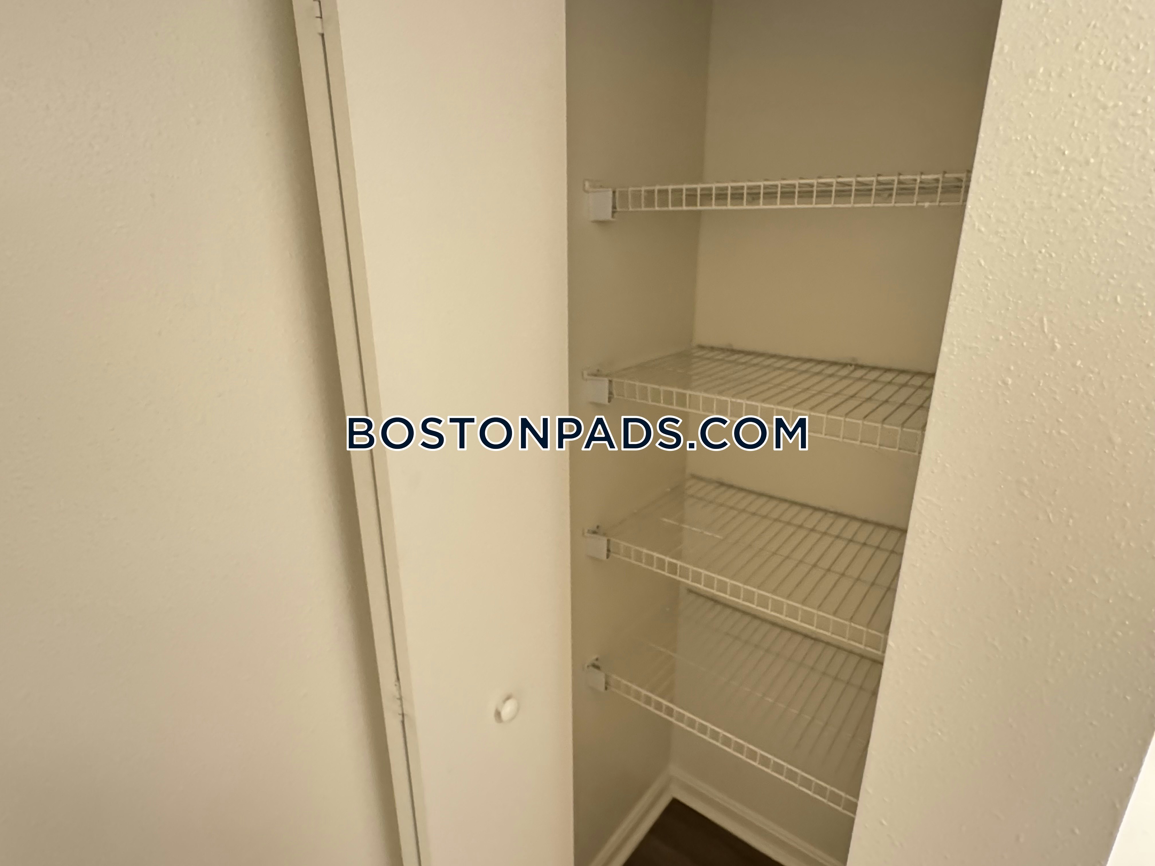 Eaves Quincy Photo 16