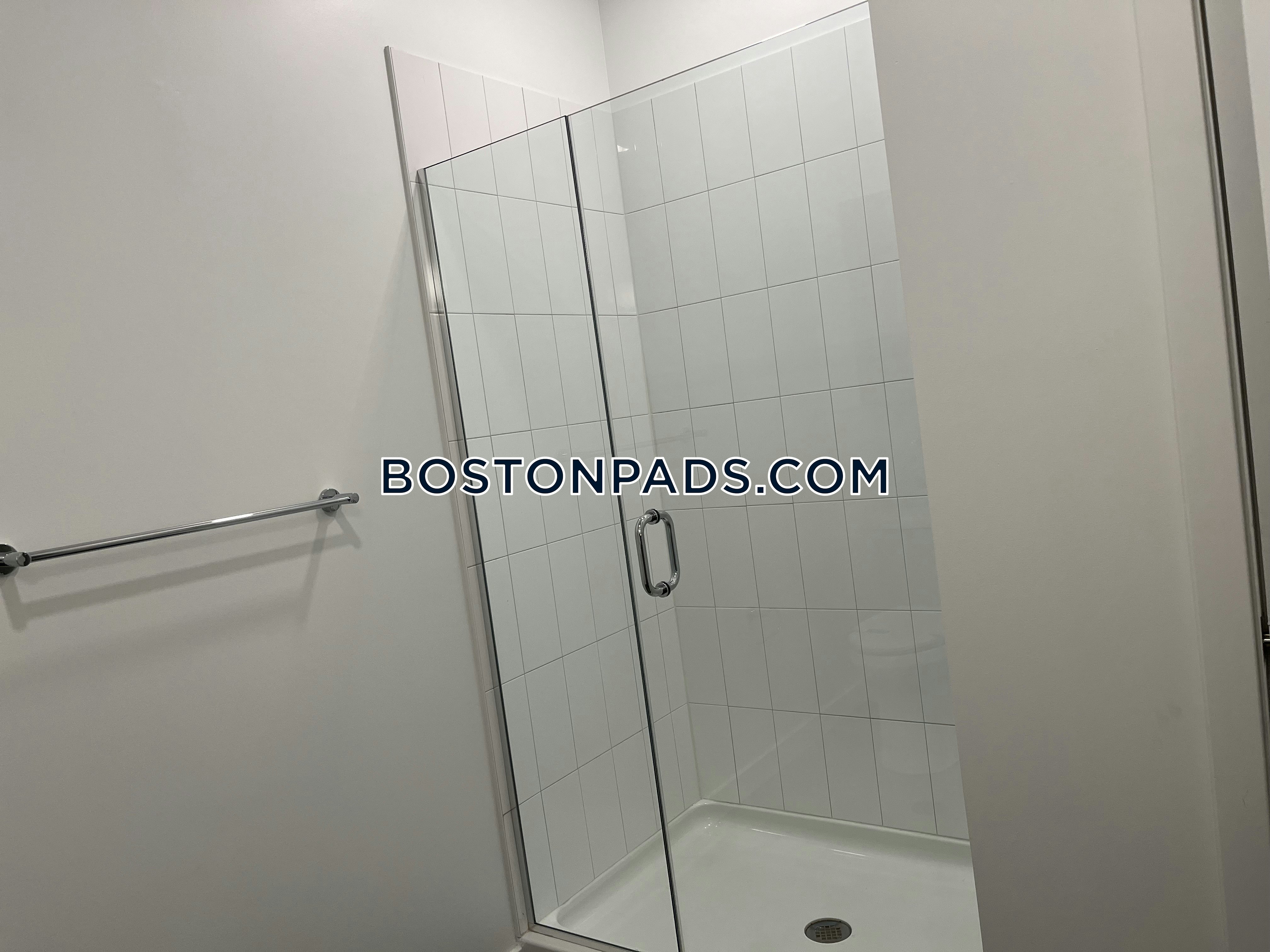 Trio Newton Photo 130