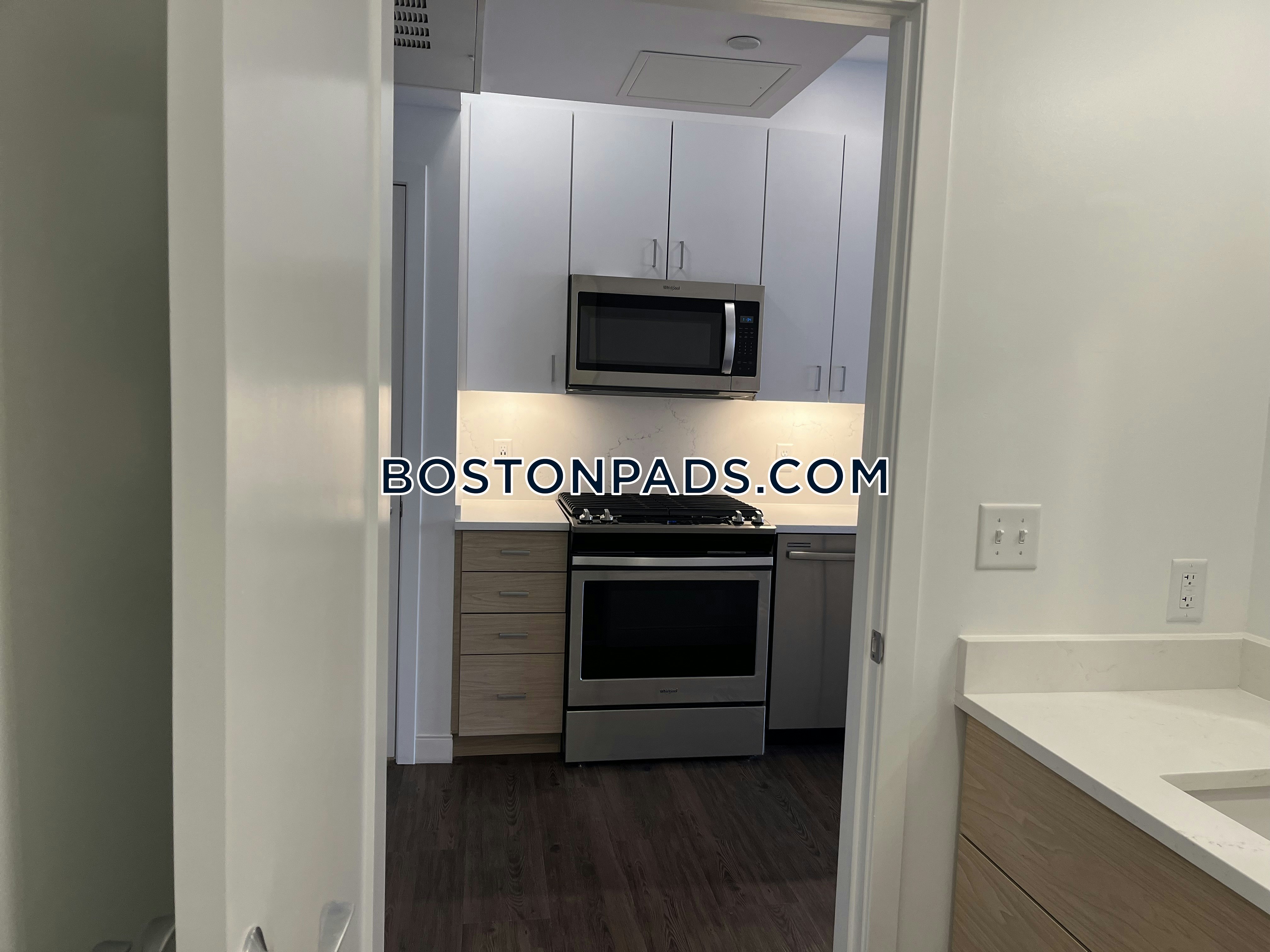 Trio Newton Photo 95