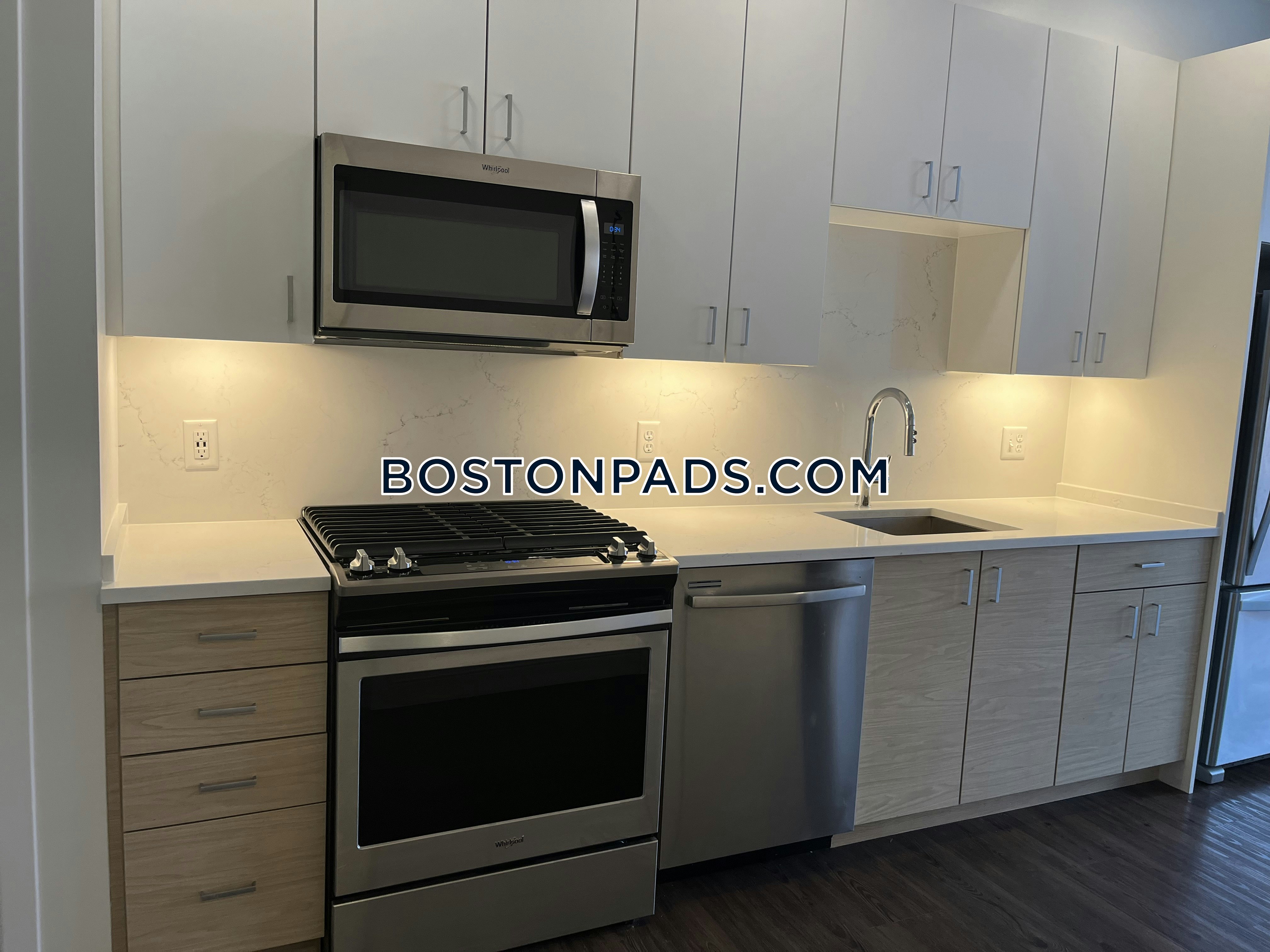 Trio Newton Photo 71