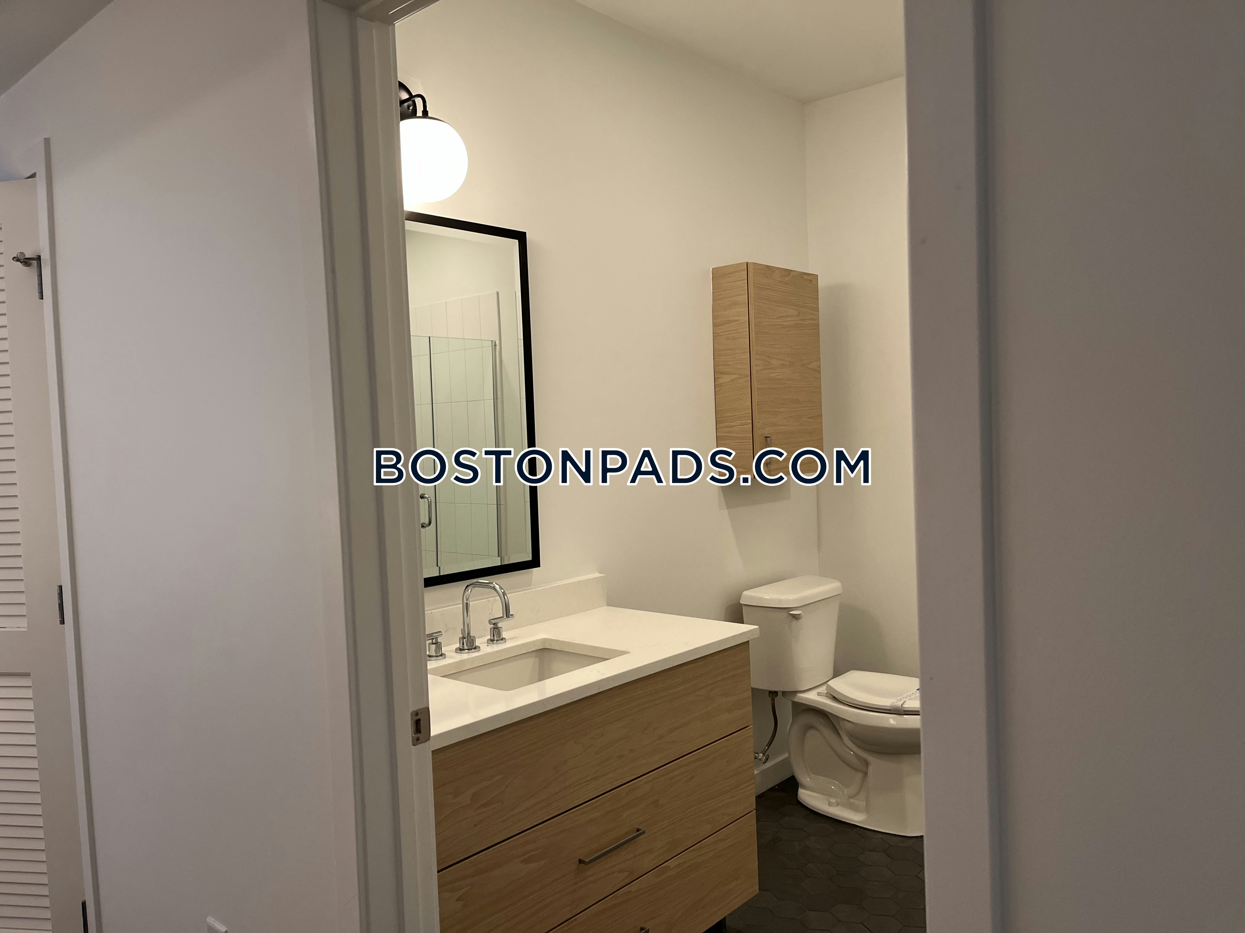 Trio Newton Photo 126